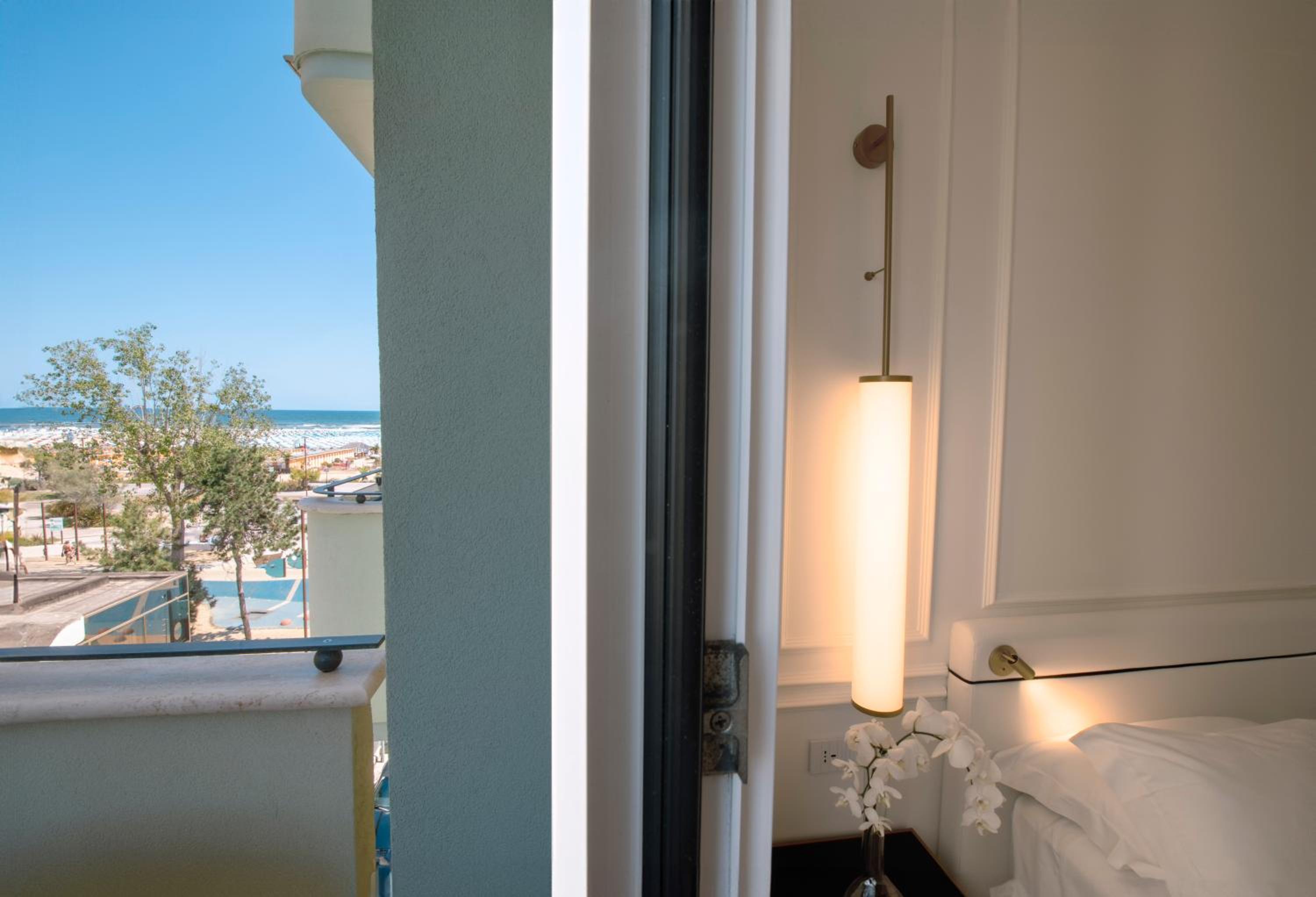 Deluxe Triple Room with Sea View photo 3