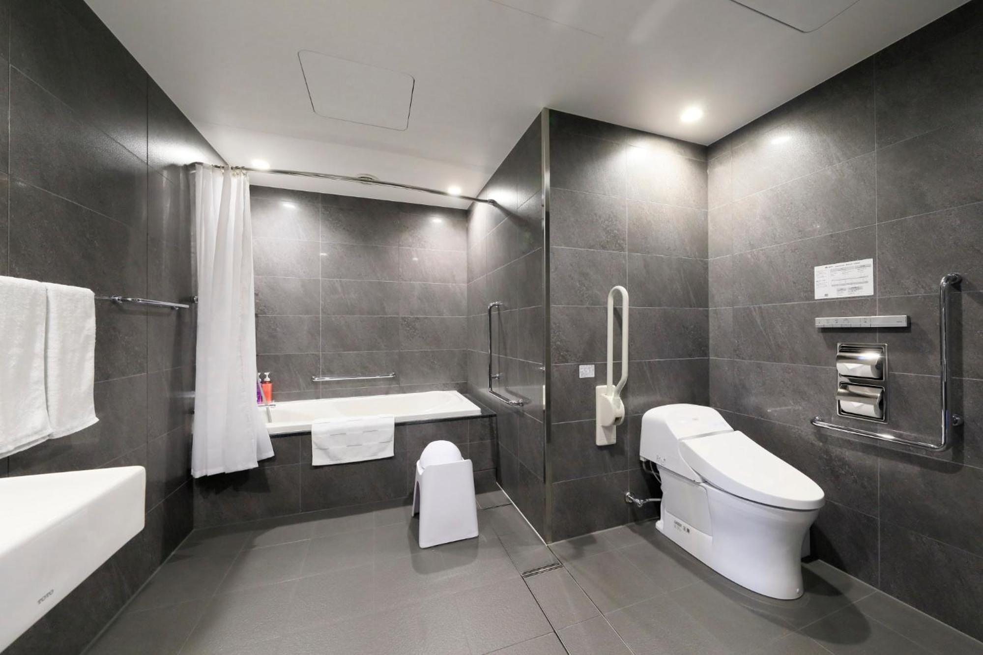 Universal Twin Room - Non-Smoking - Photo 2