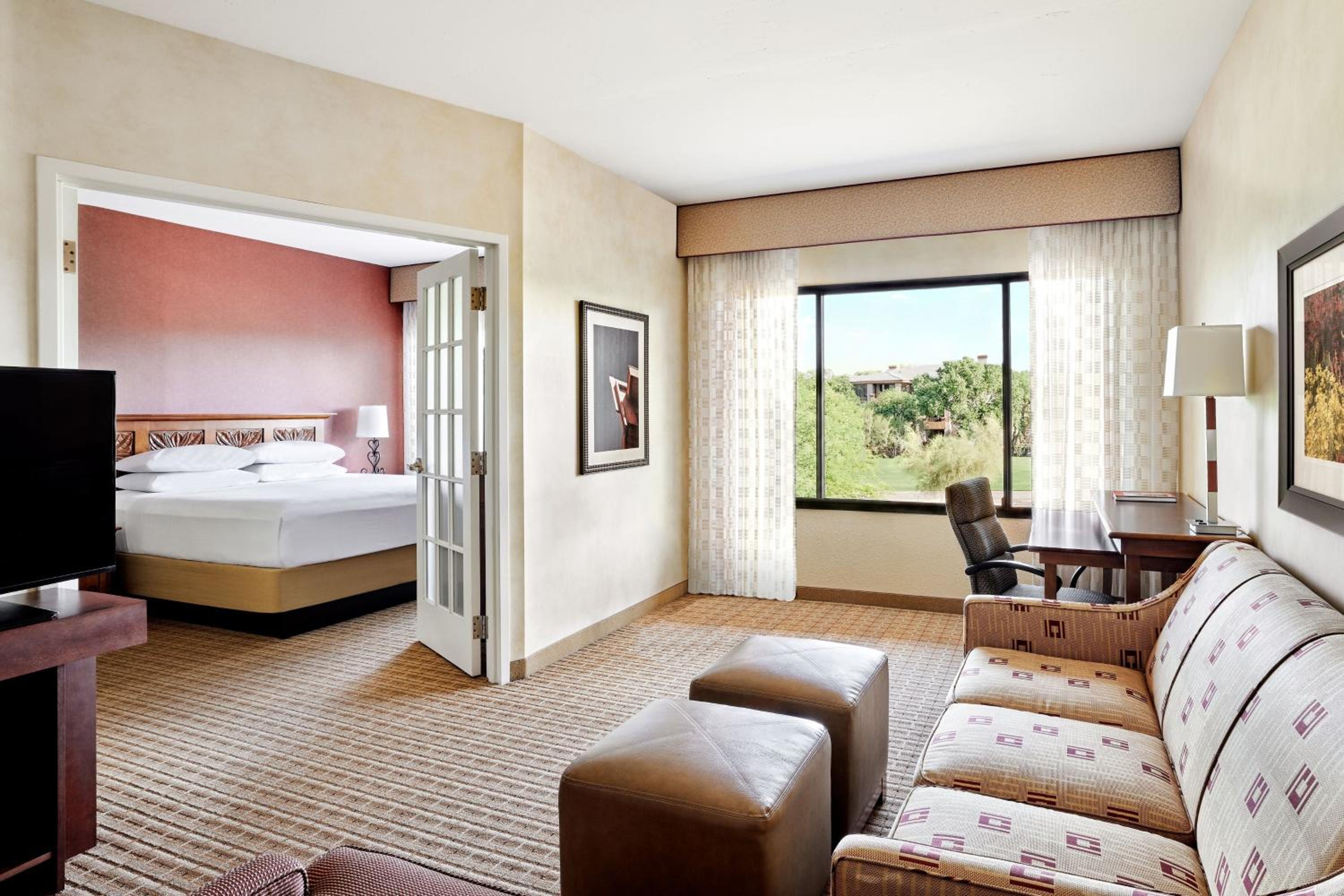 One-Bedroom King Suite  - Photo 4