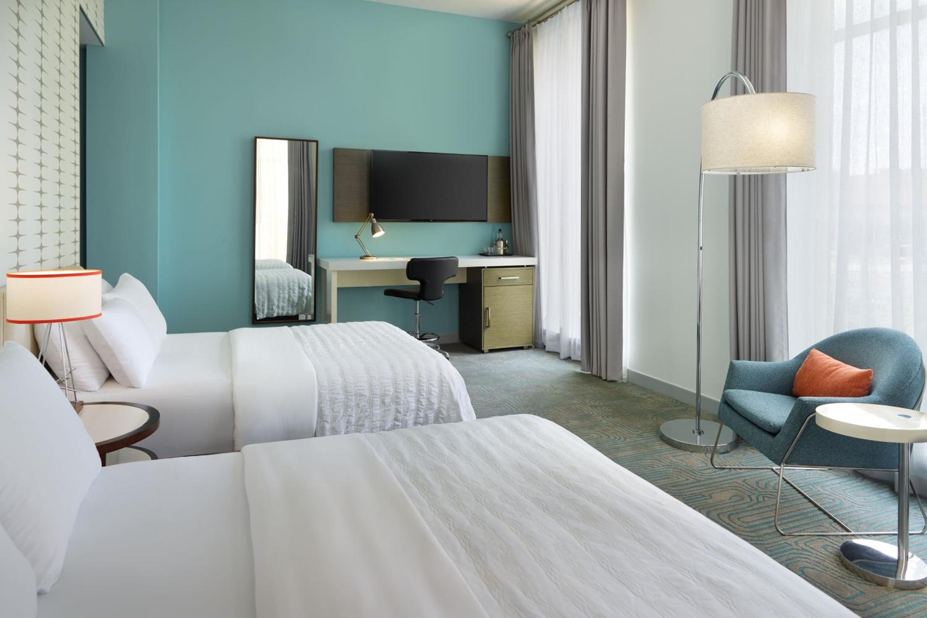 Guest room, 2 Queen, Corner room photo 2
