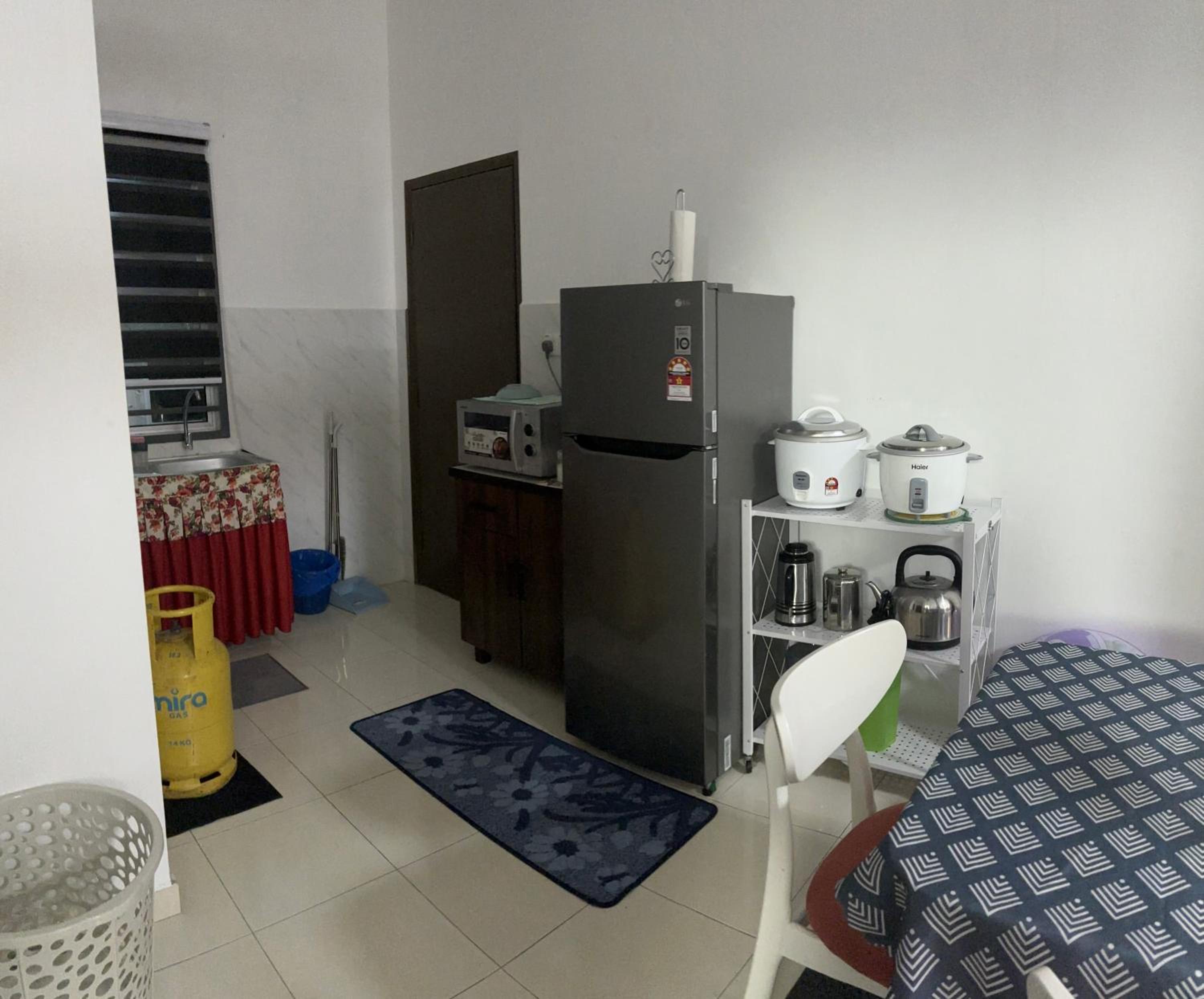 Three-Bedroom House photo 3