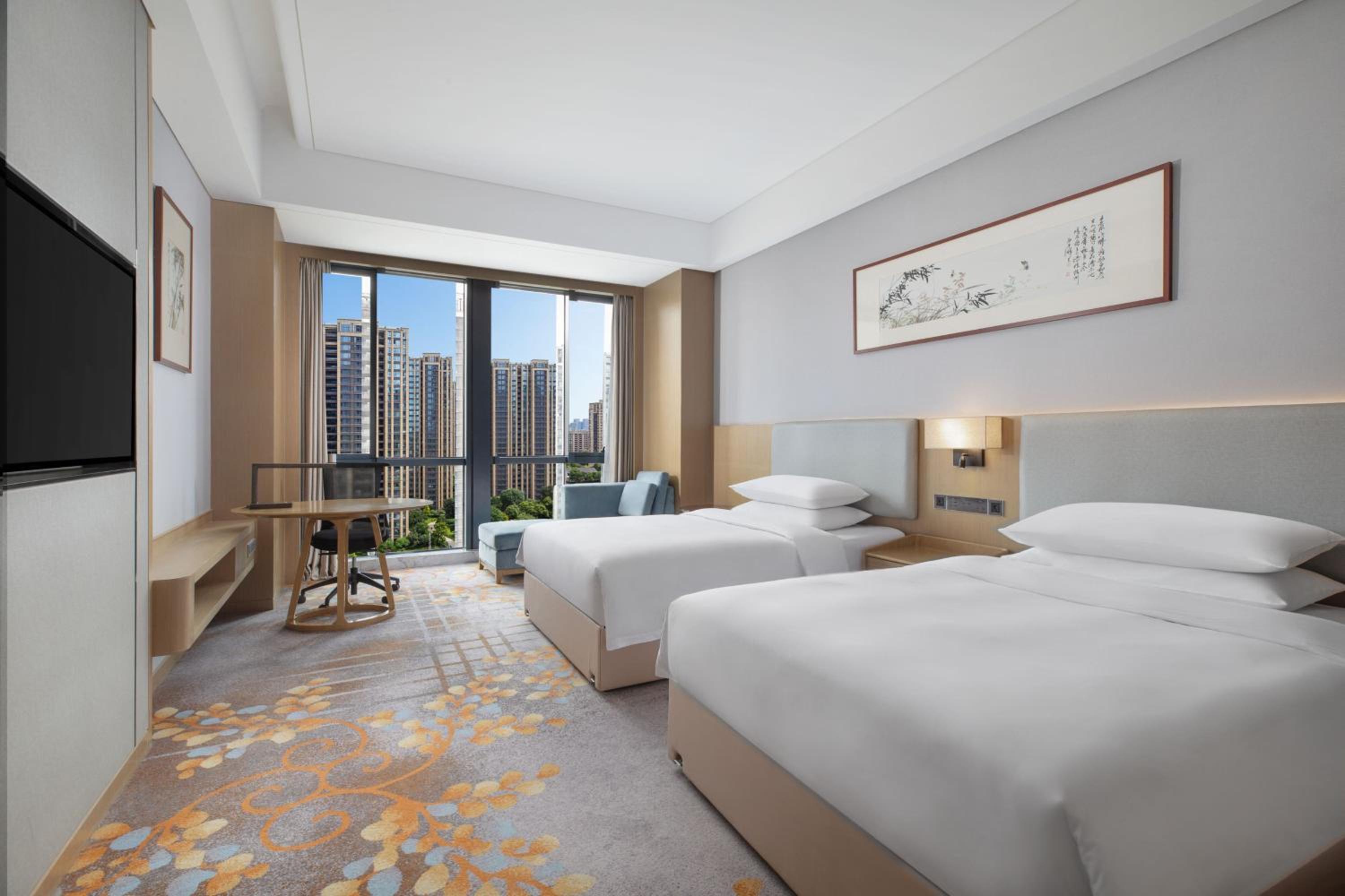 Executive Double Room with Two Double Beds and City View - Photo 4
