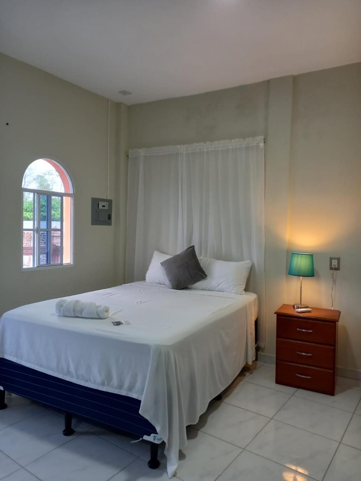 Habitación Estándar con Cama Queen