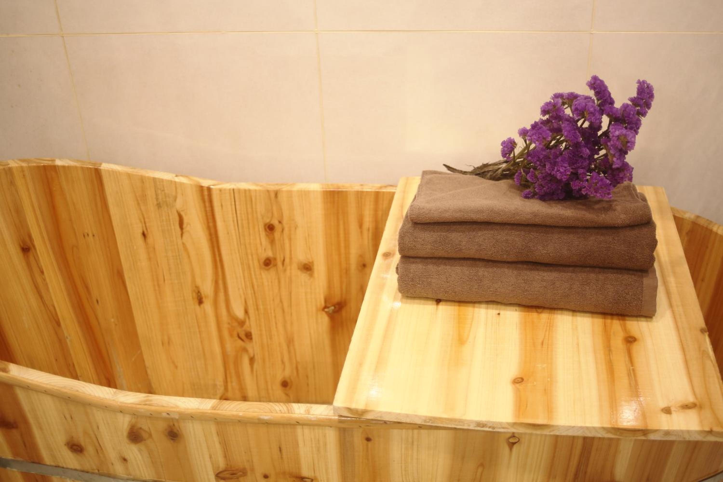 Twin Room with Private Bathroom photo 2
