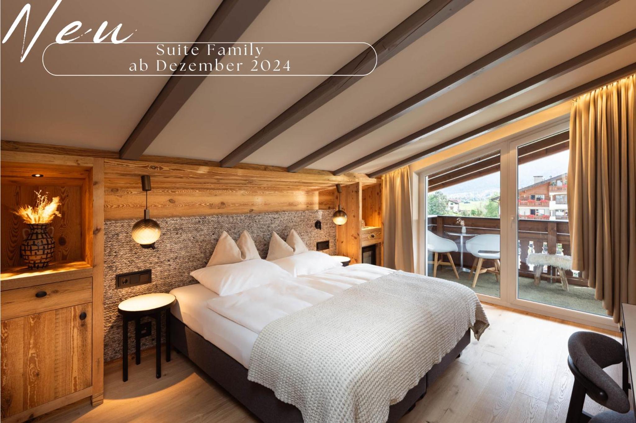 Family Suite with Balcony - Photo 1