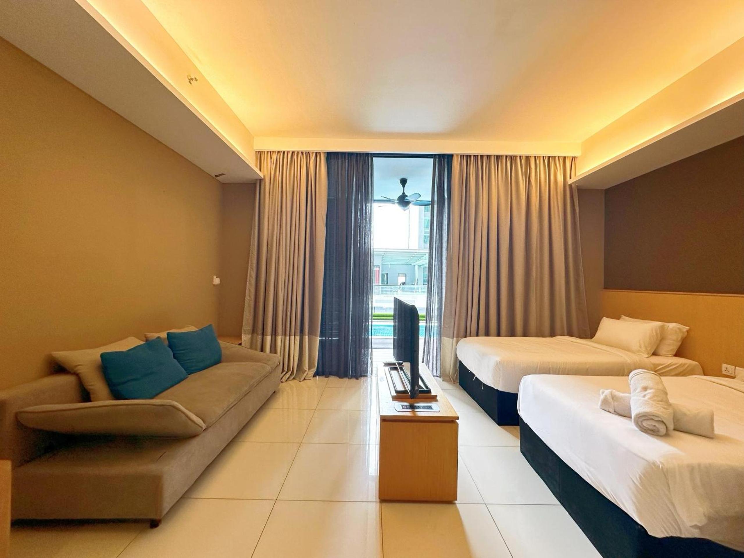 Twin Room with Pool View