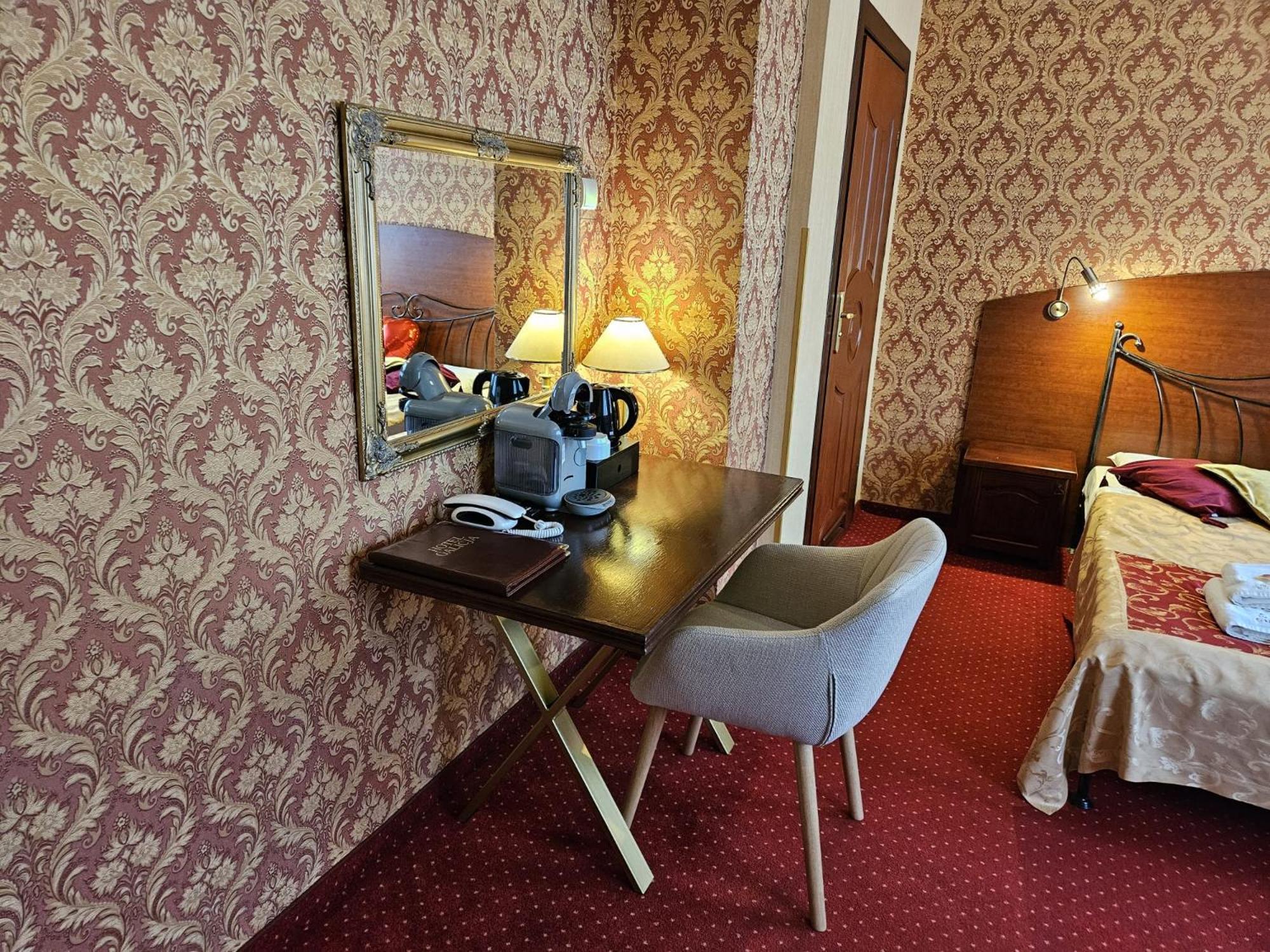 Deluxe Double Room - Photo 20