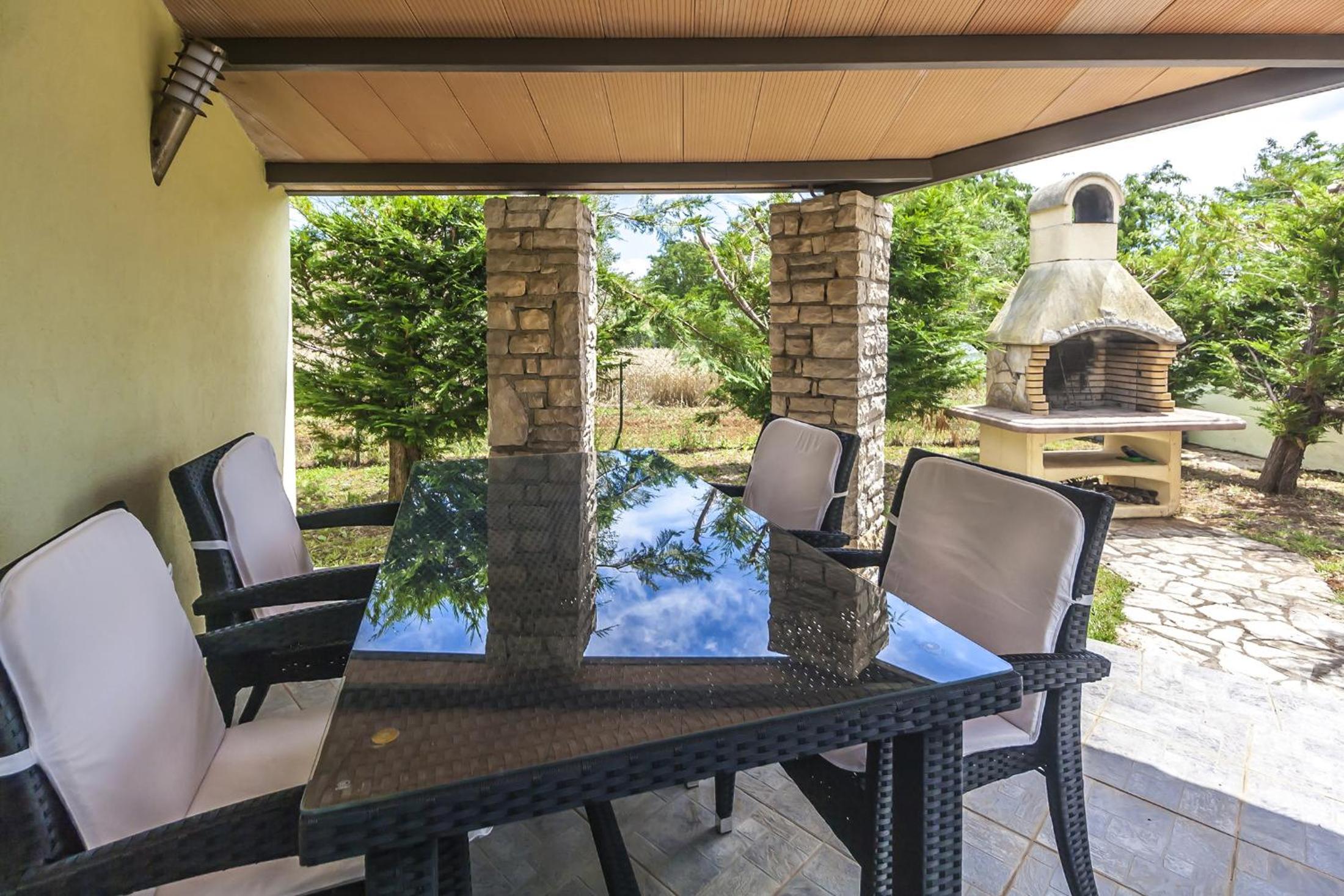 Villa photo 2