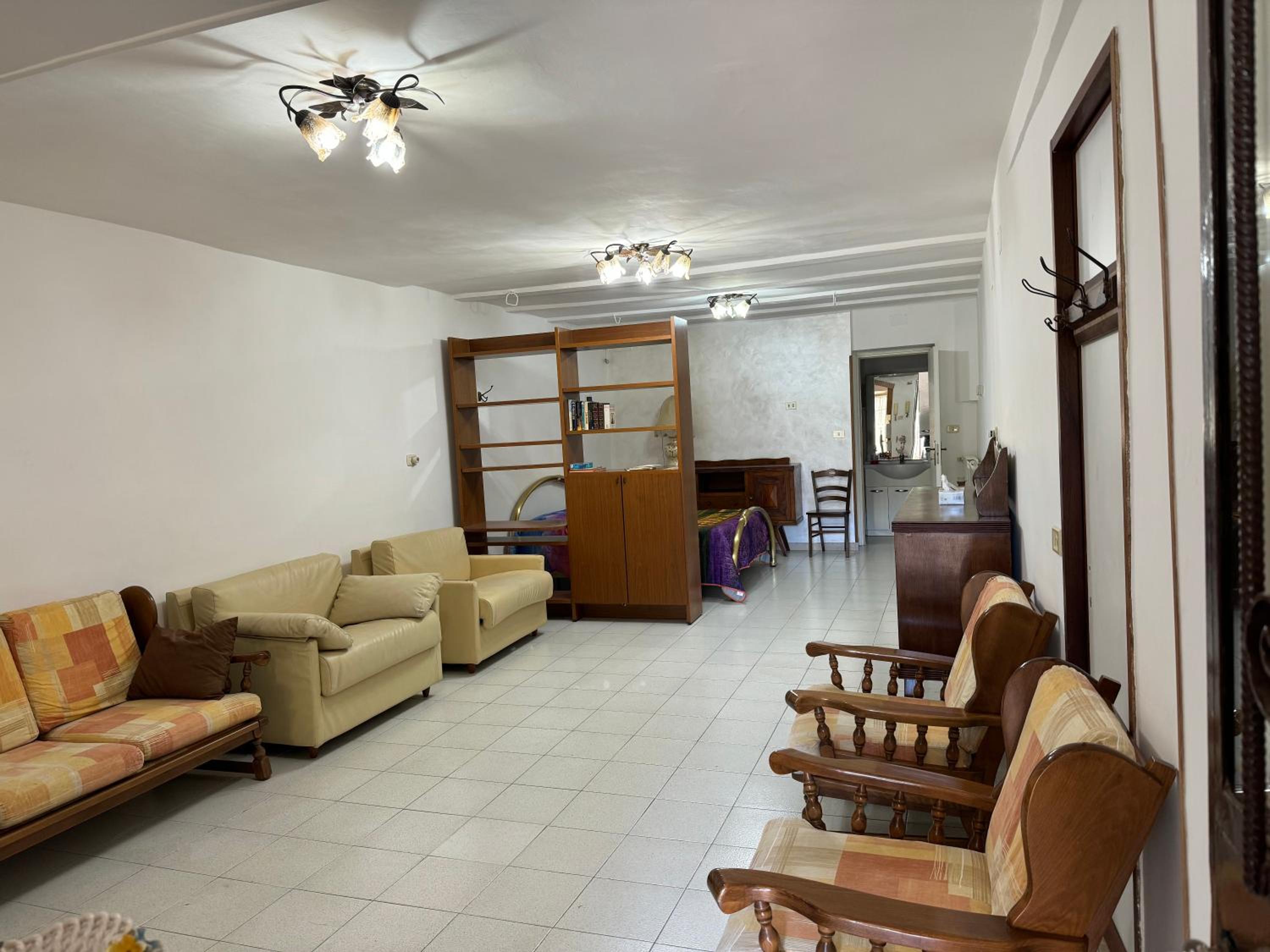 One-Bedroom House photo 3