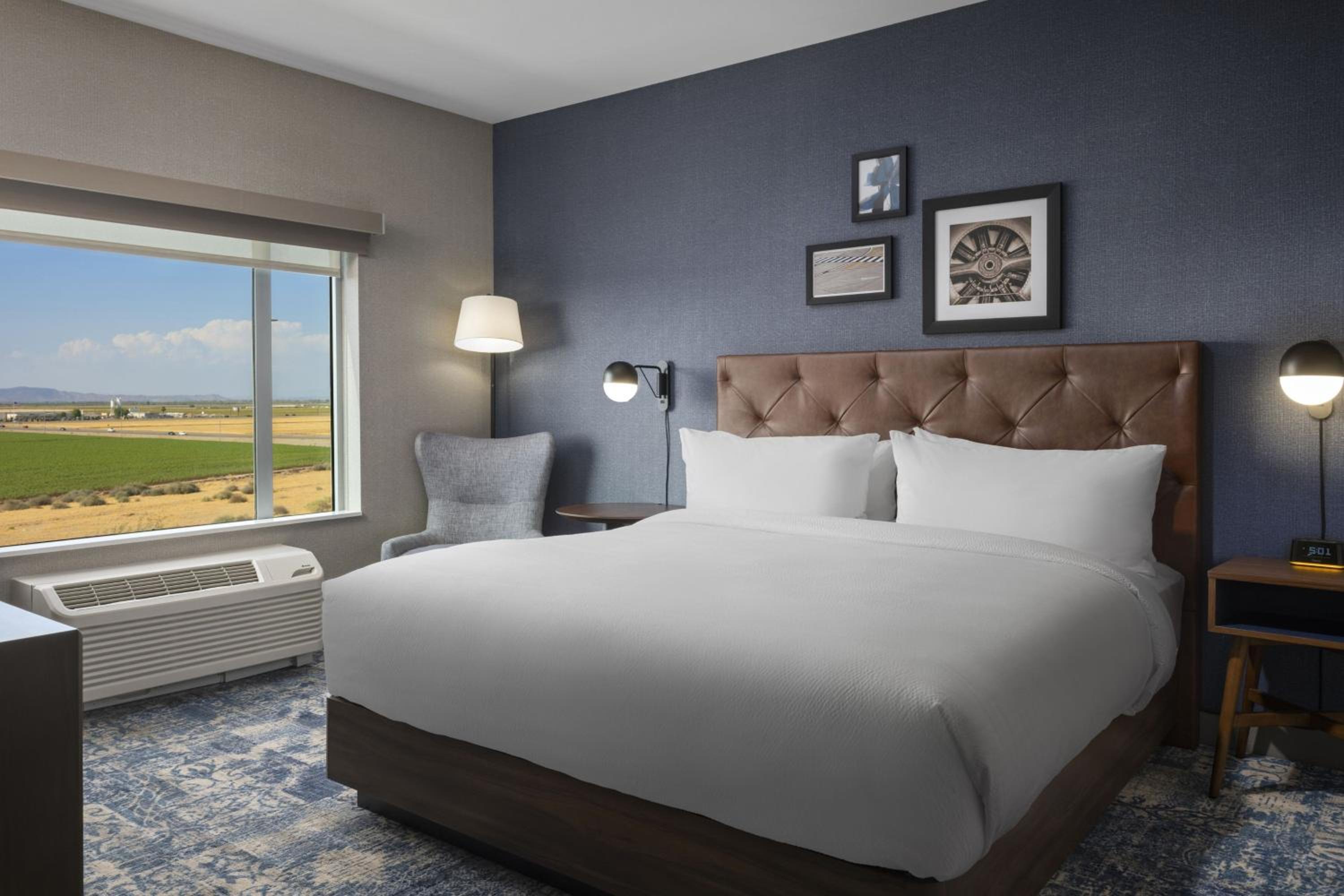 King Suite with Sofa Bed - Photo 4