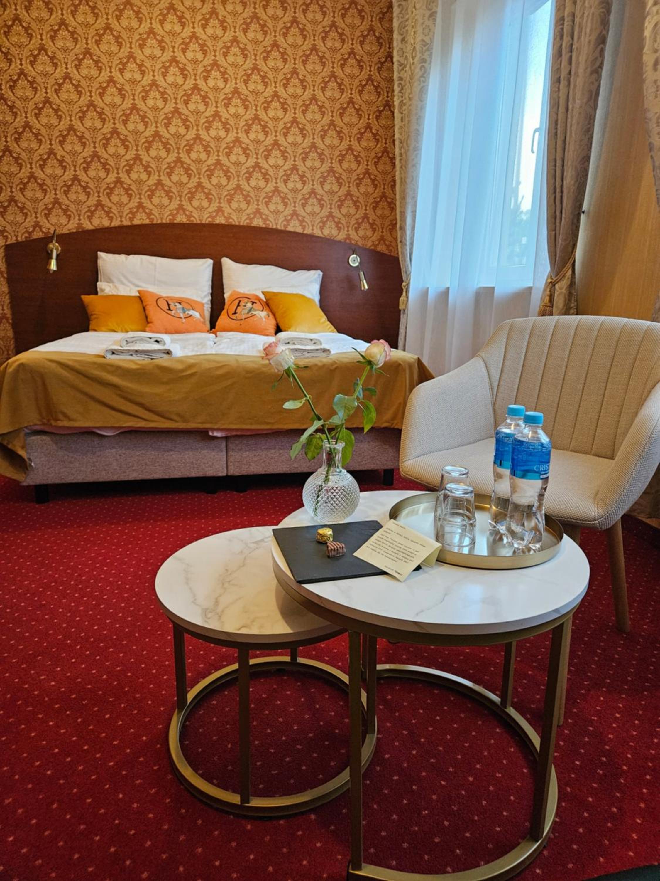 Deluxe Double Room - Photo 21