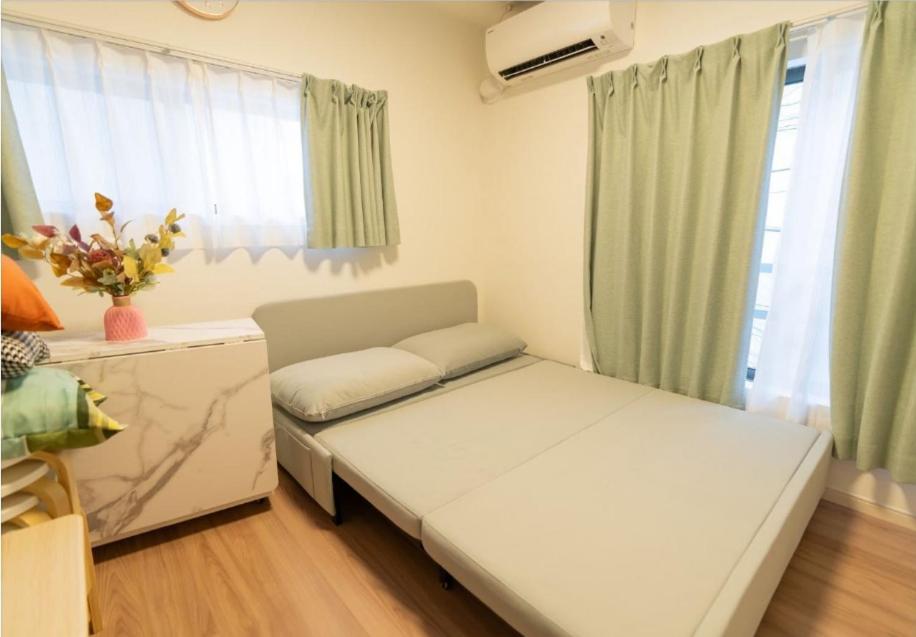 One-Bedroom Apartment photo 3