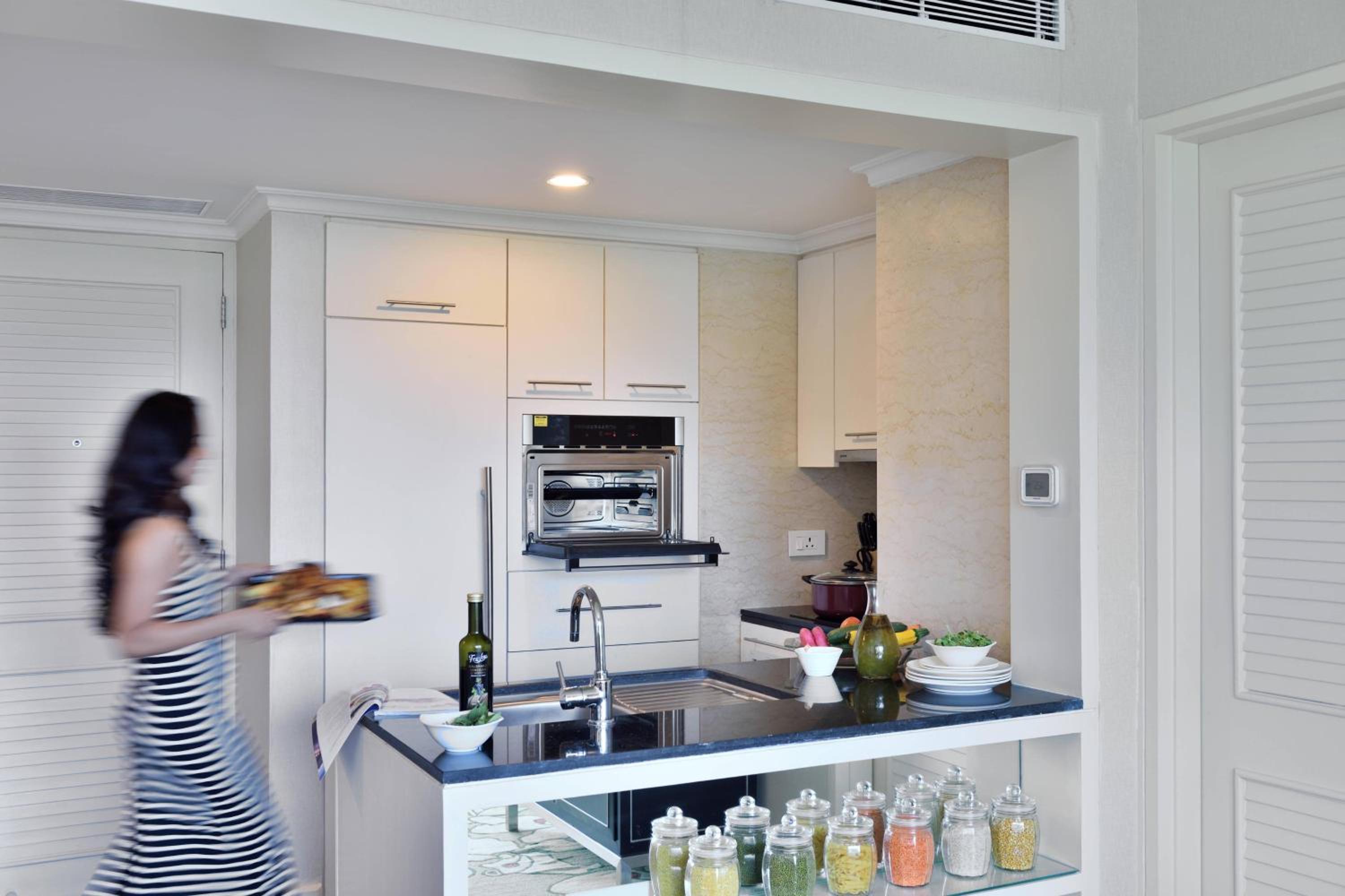 One-Bedroom Apartment with Patio - Photo 3