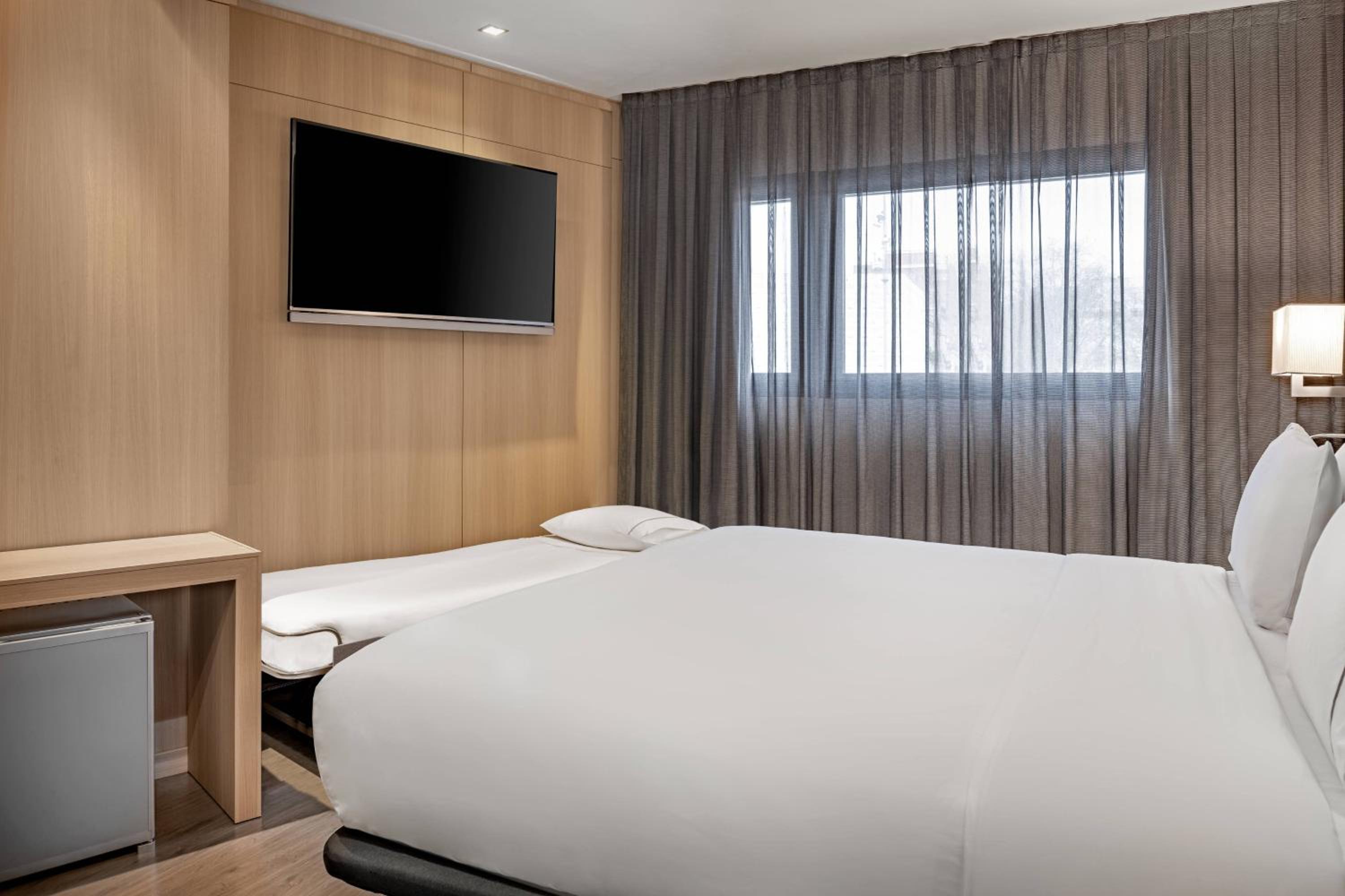Standard Triple, Guest room, 1 King