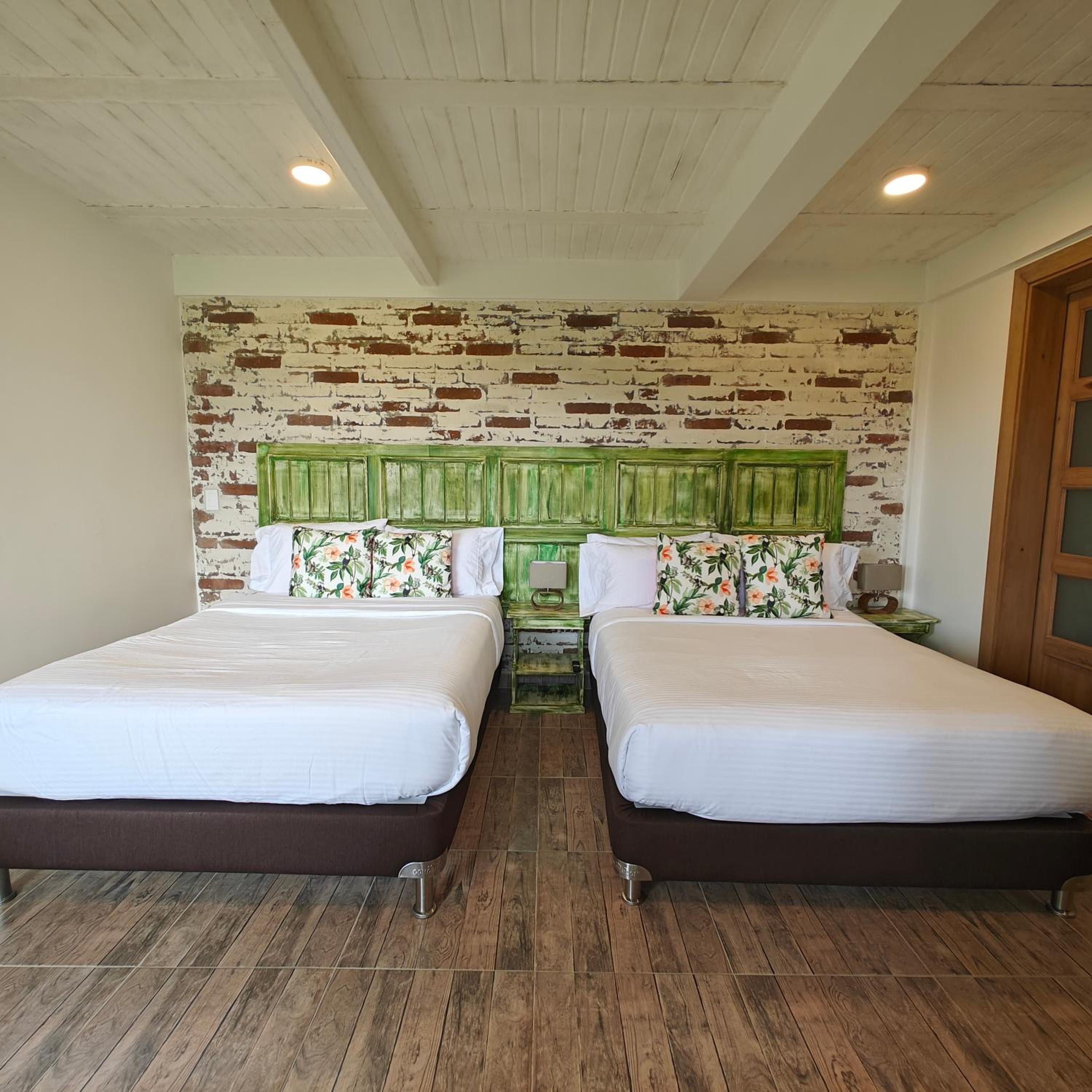 Twin Room with Bathroom photo 3