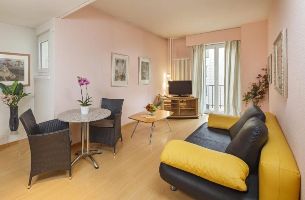 Apartment photo 3