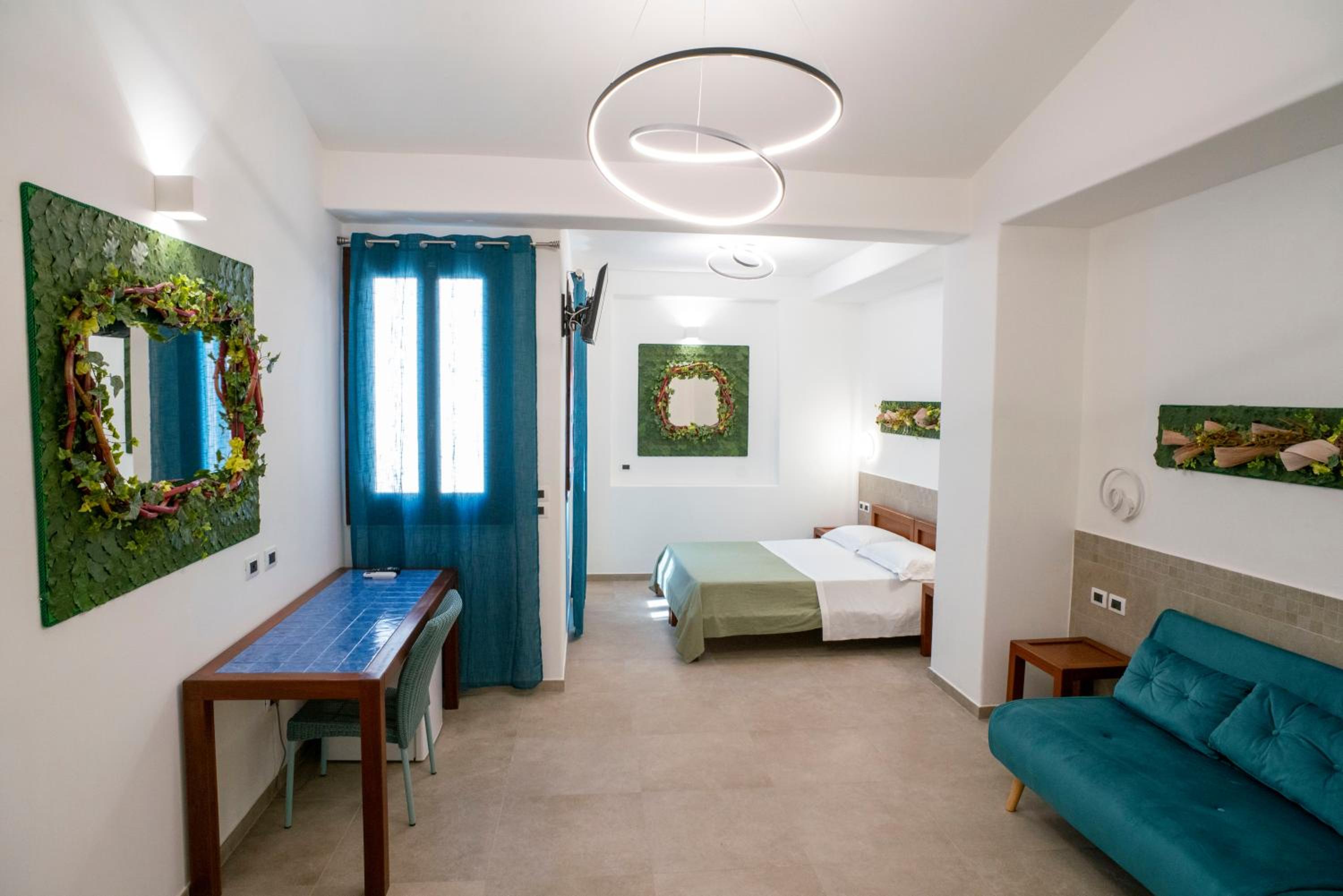 Suite with Hot Tub