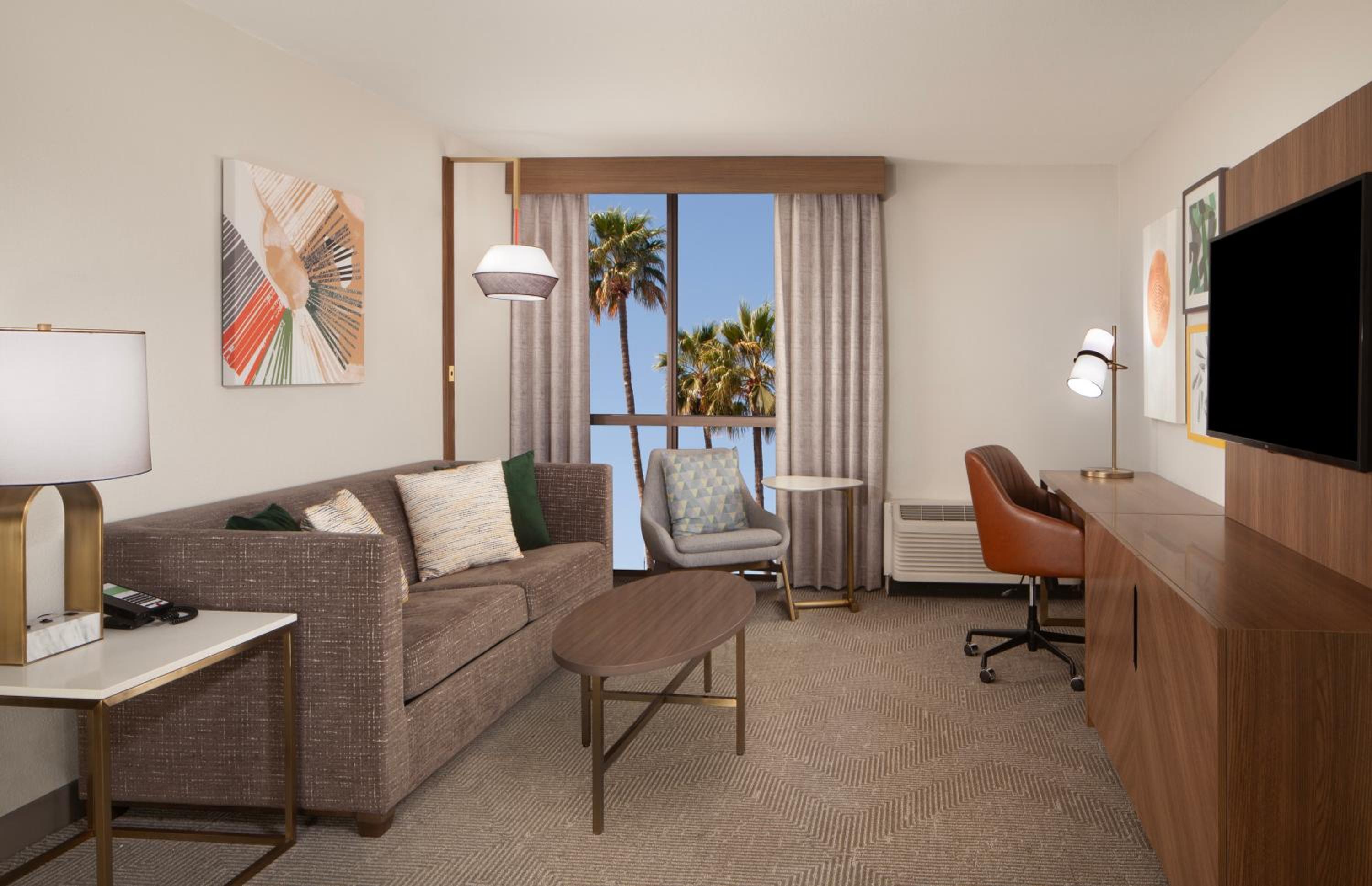 One-Bedroom King Suite with Kitchen - Photo 1