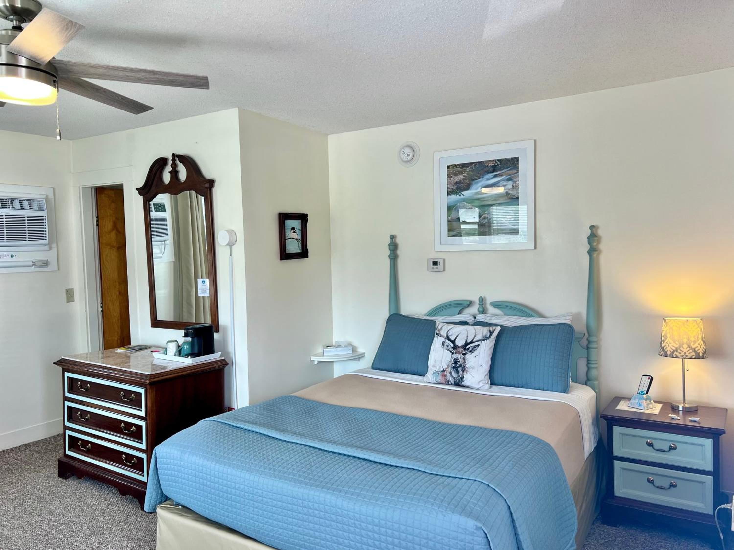 Standard Queen Room photo 1