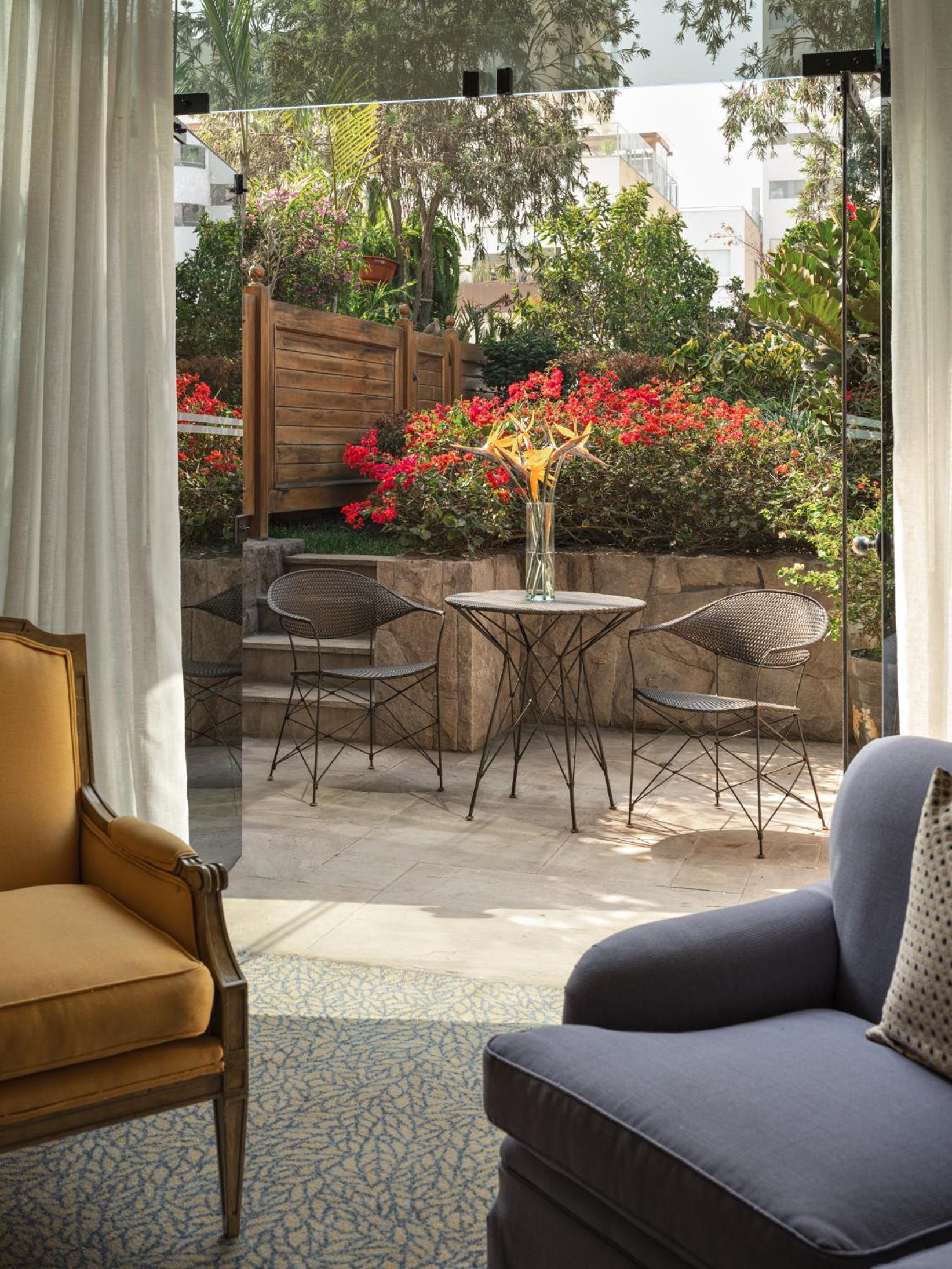 Junior Suite with Garden View - Photo 3