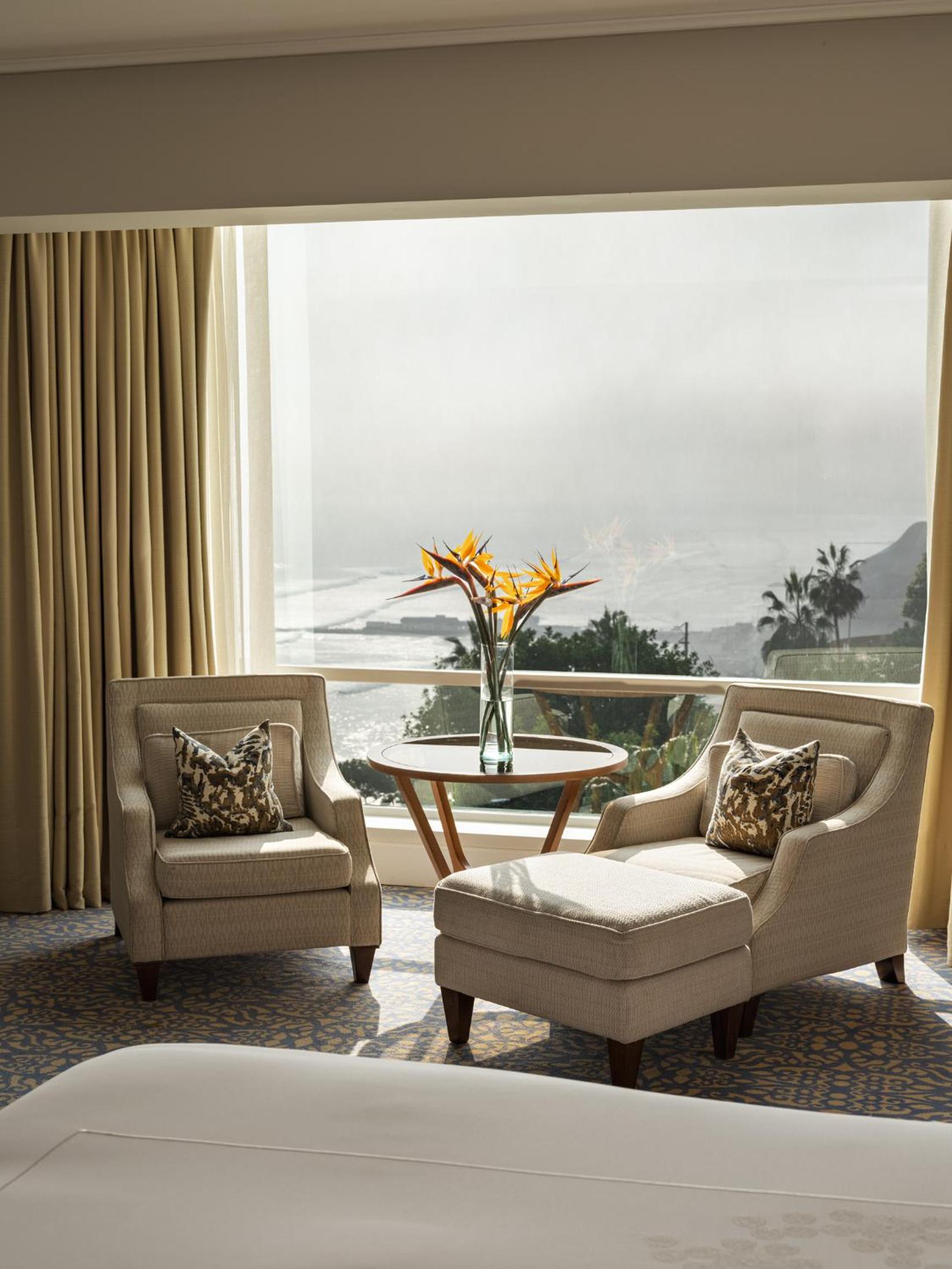 Junior Suite Club with Ocean View  - Photo 2