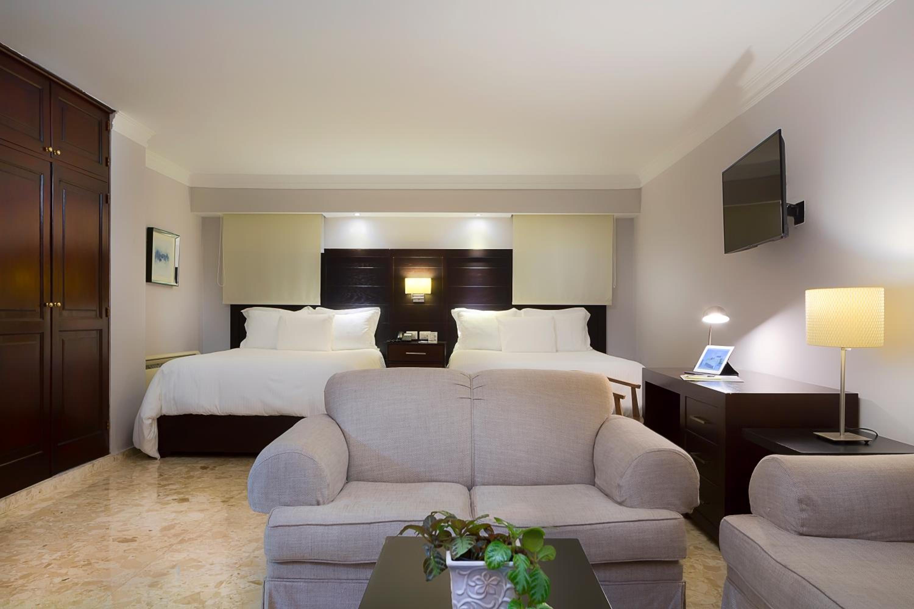 Executive Master Suite photo 2