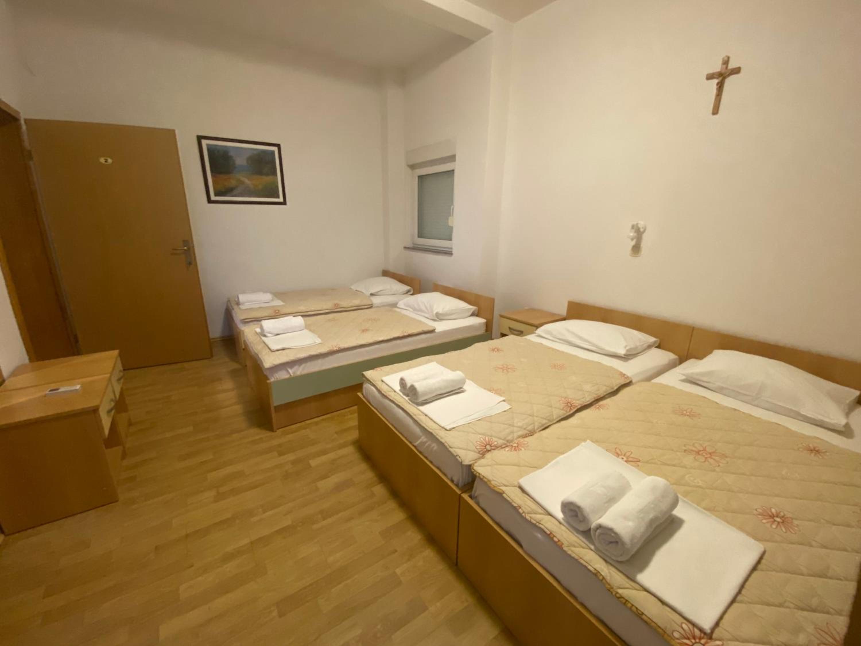 Quadruple Room with Balcony photo 2