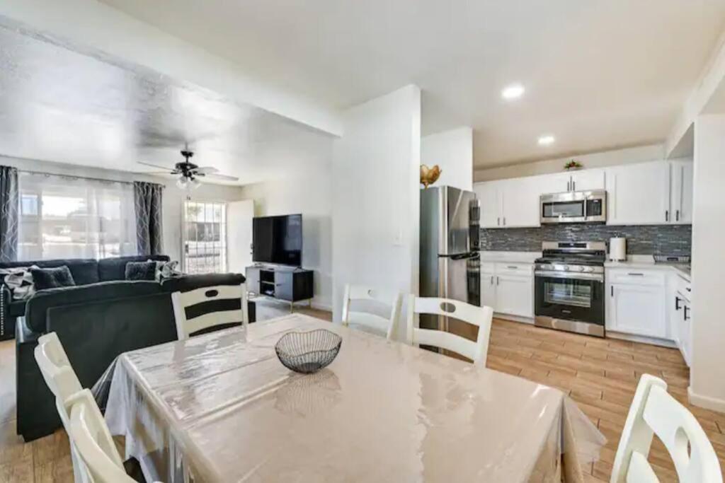 Four-Bedroom House photo 2