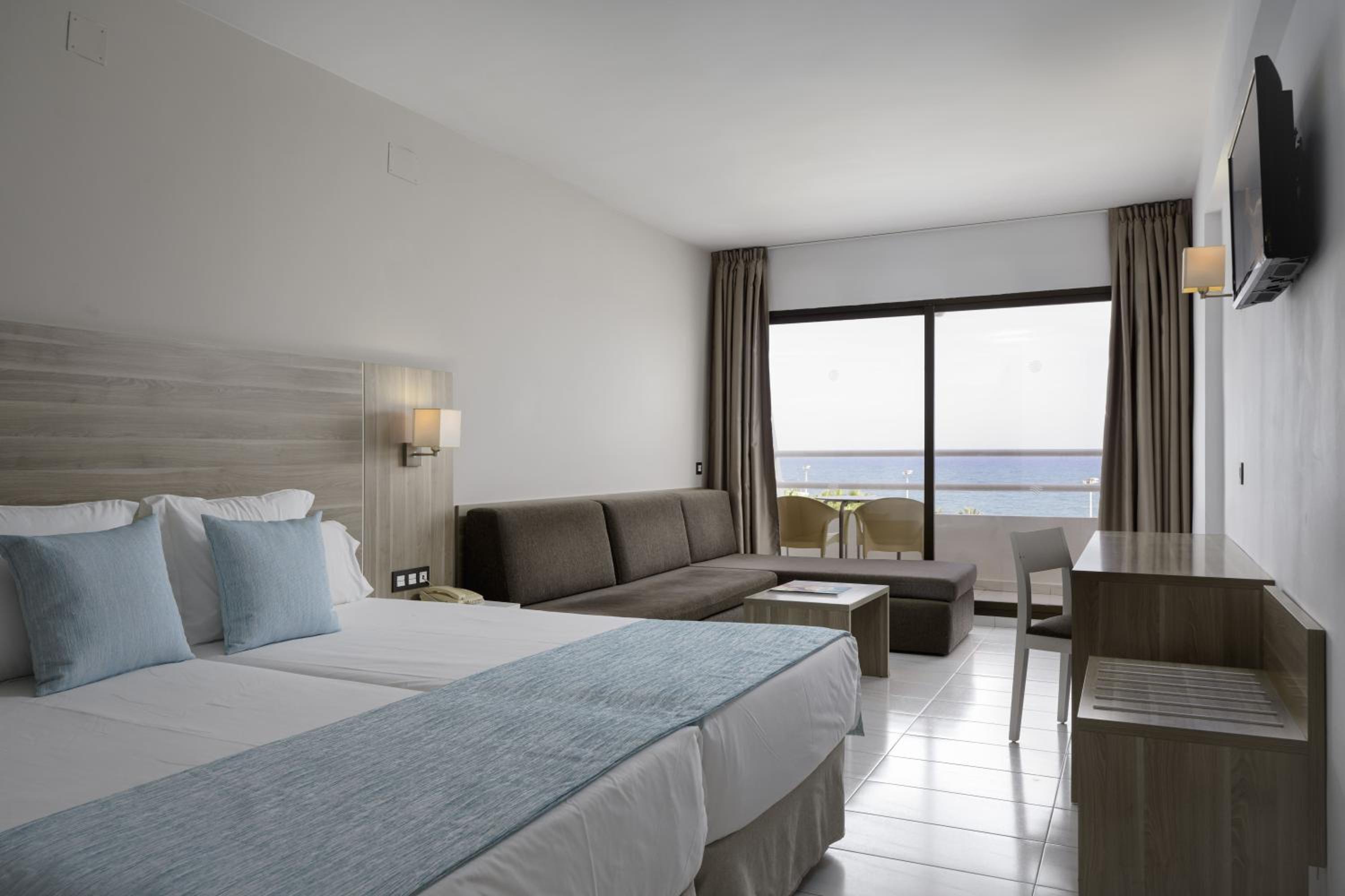 Double Sea View High Floor - Photo 3