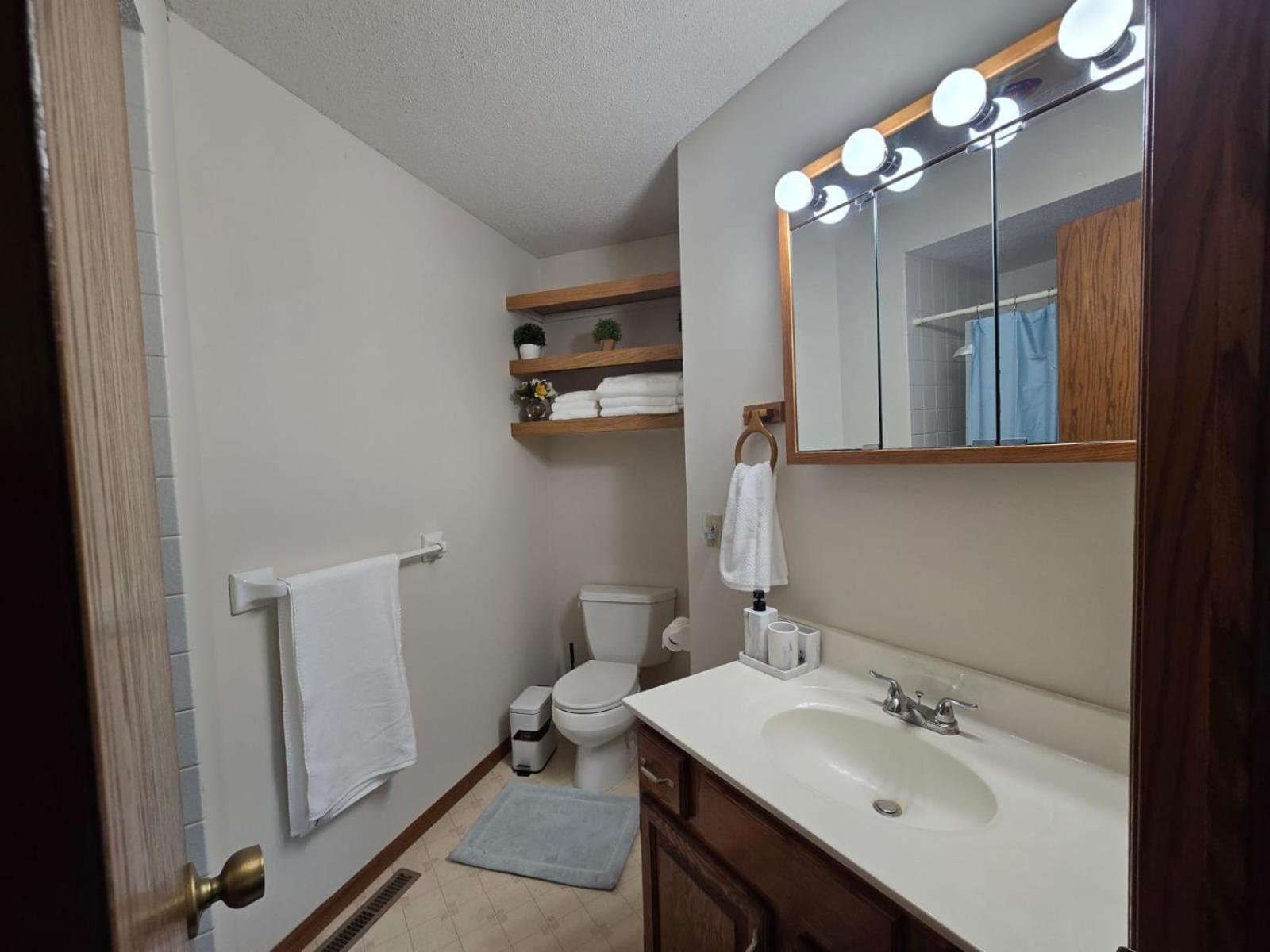 Two-Bedroom House photo 3