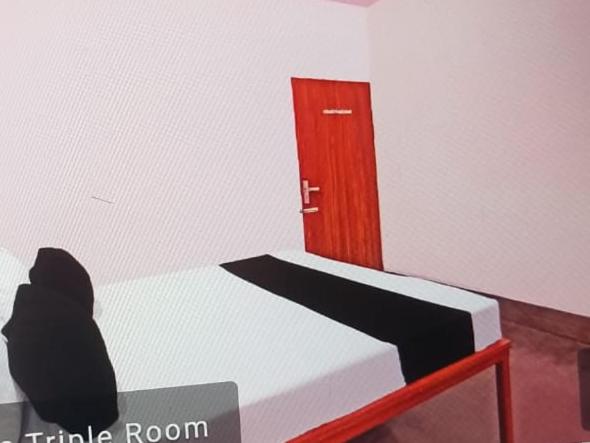Deluxe Double Room (2 Adults + 1 Child) photo 3