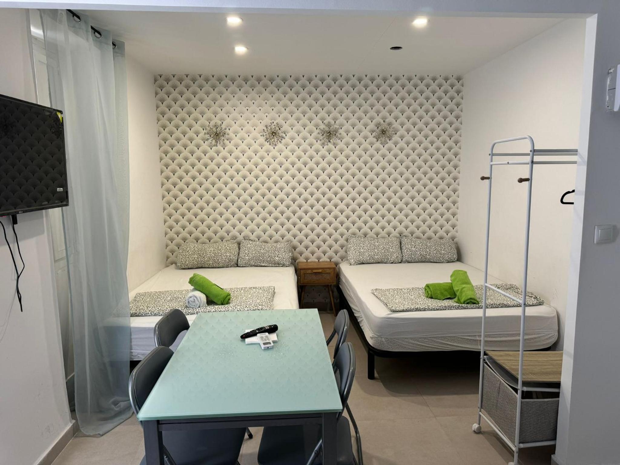Apartamento de dos habitaciones con balcón