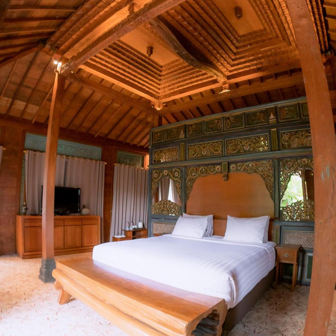 King Room with Balcony photo 1
