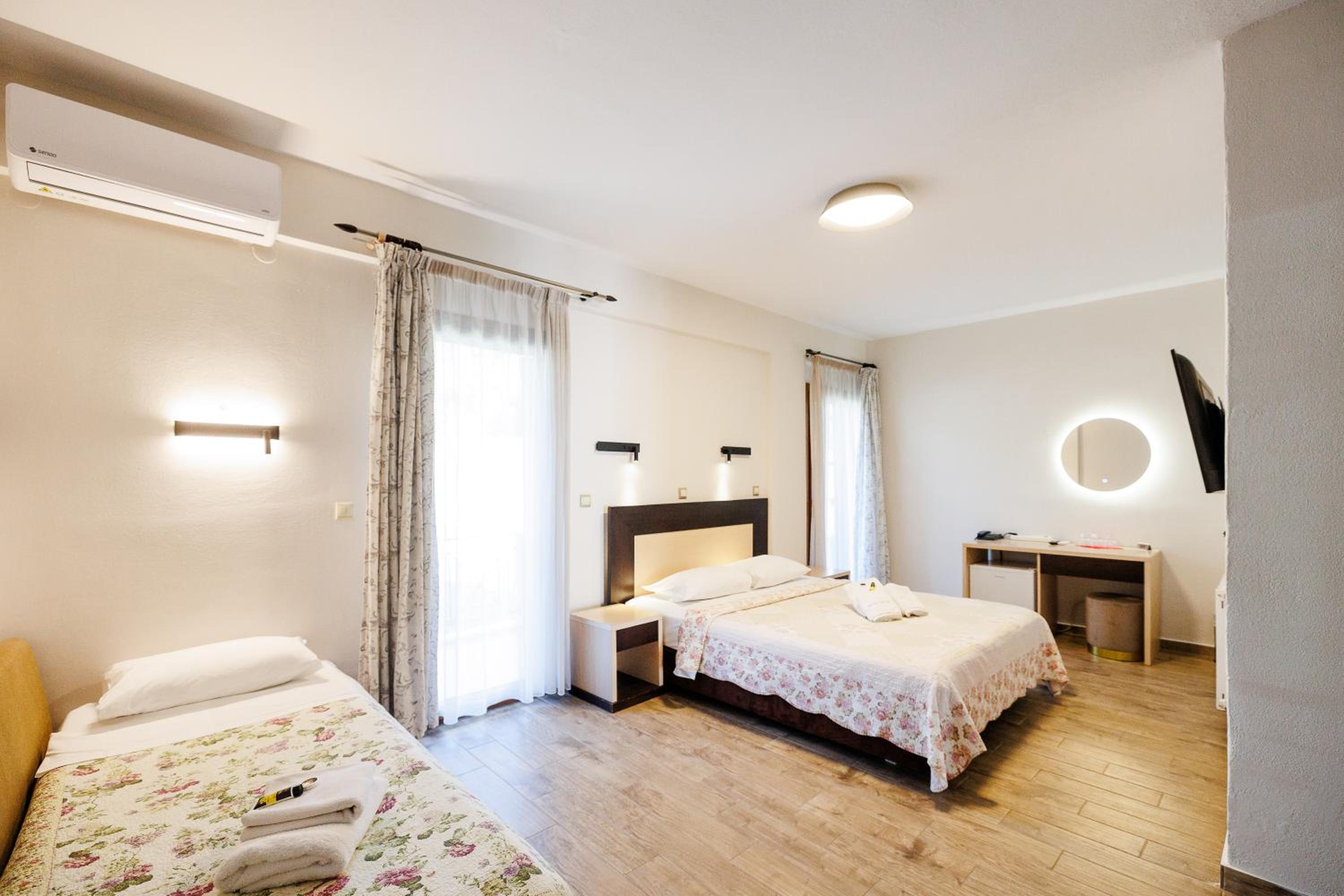 Triple Room with Terrace