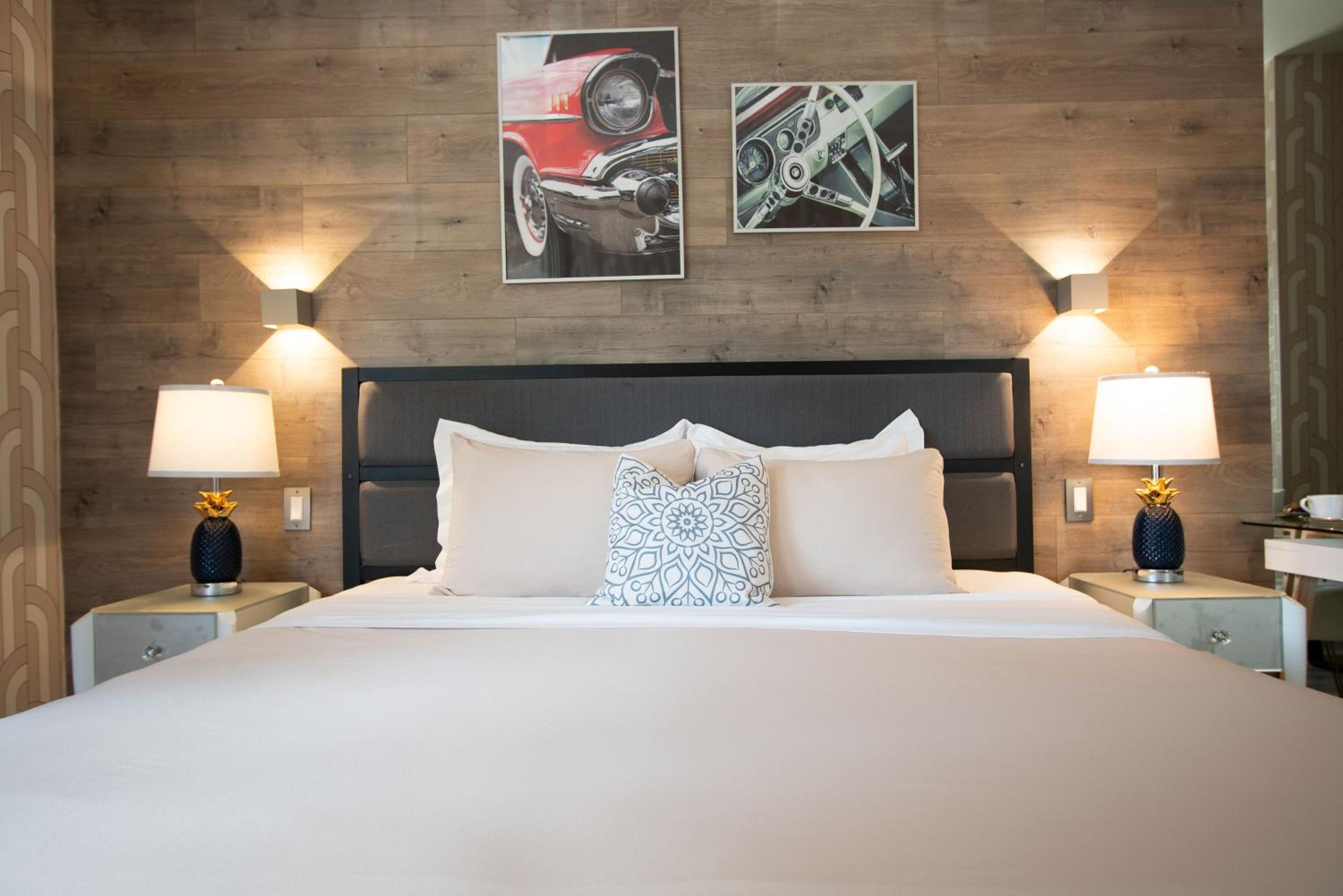 Superior King Room - Photo 12