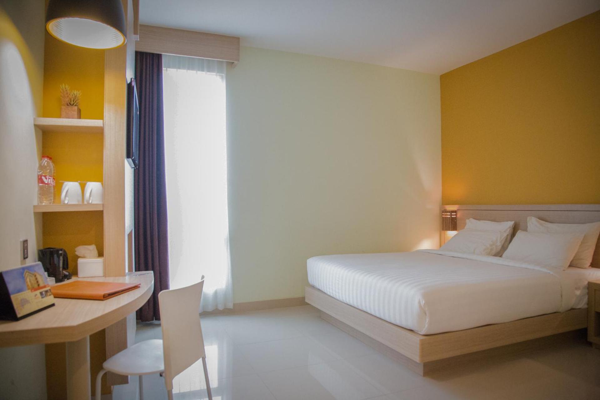Deluxe Queen Room