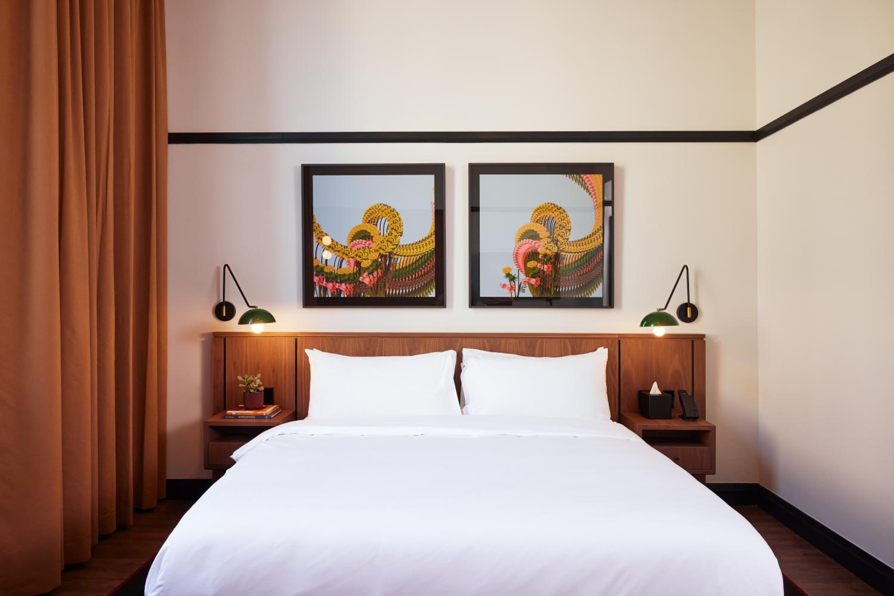 Superior King Suite photo 1
