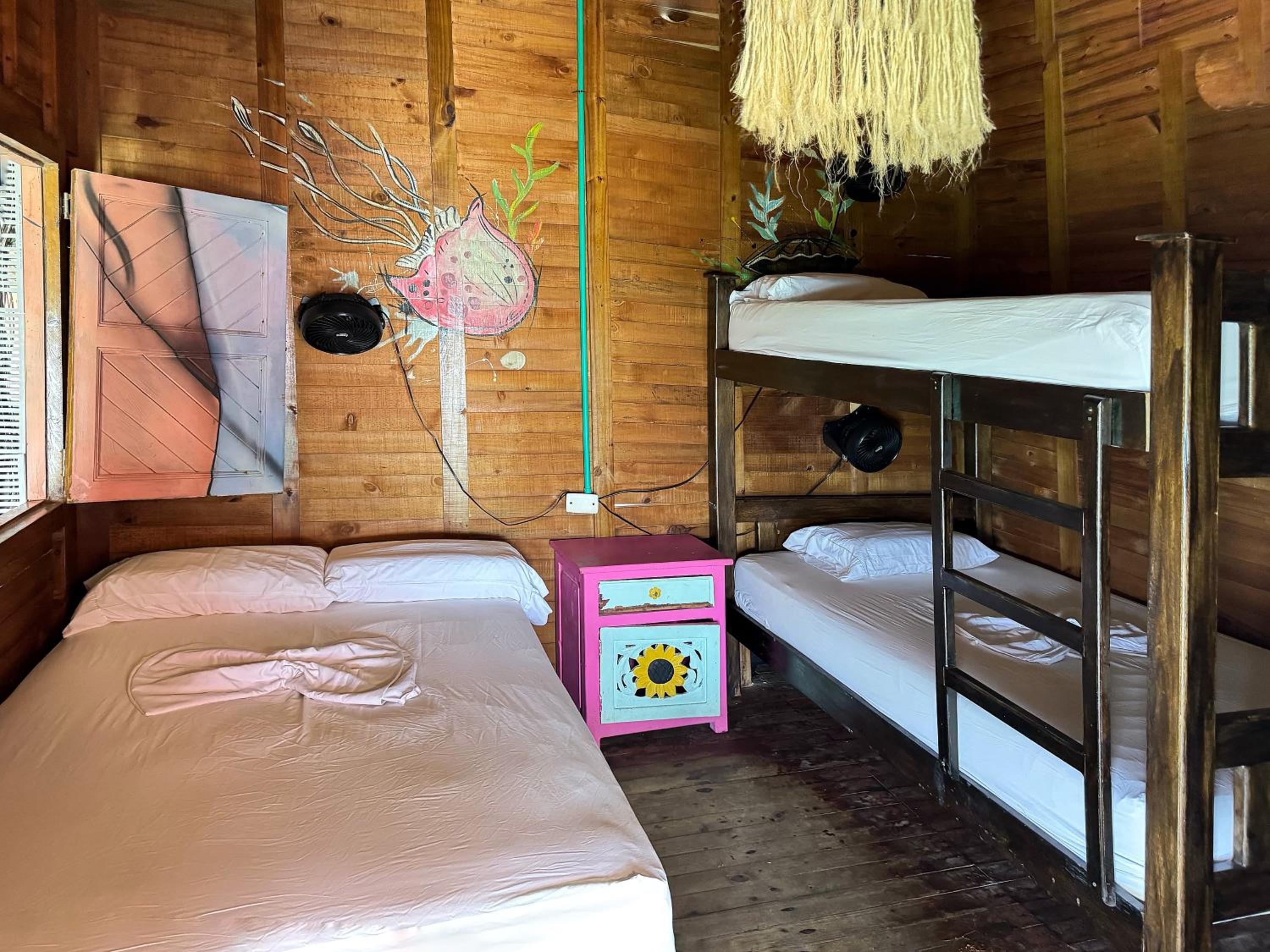 Quadruple Room With Shared Bathroom photo 2