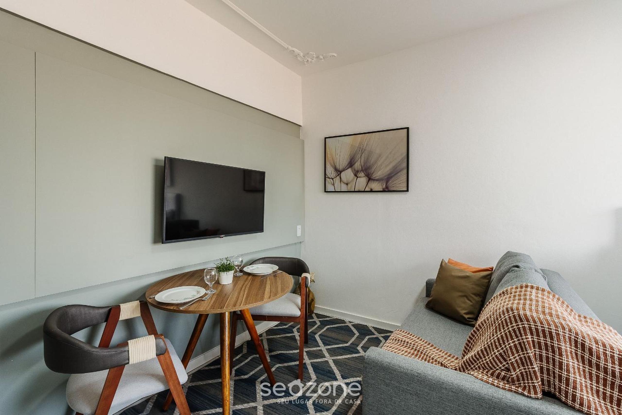 Apartment photo 2