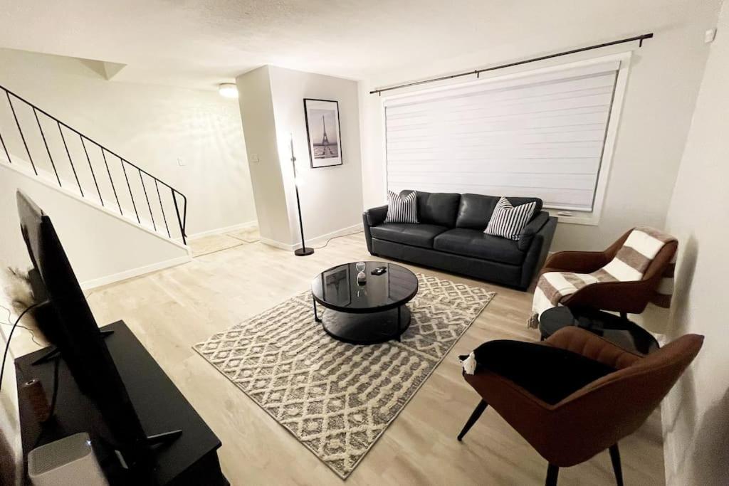 Three-Bedroom House photo 1