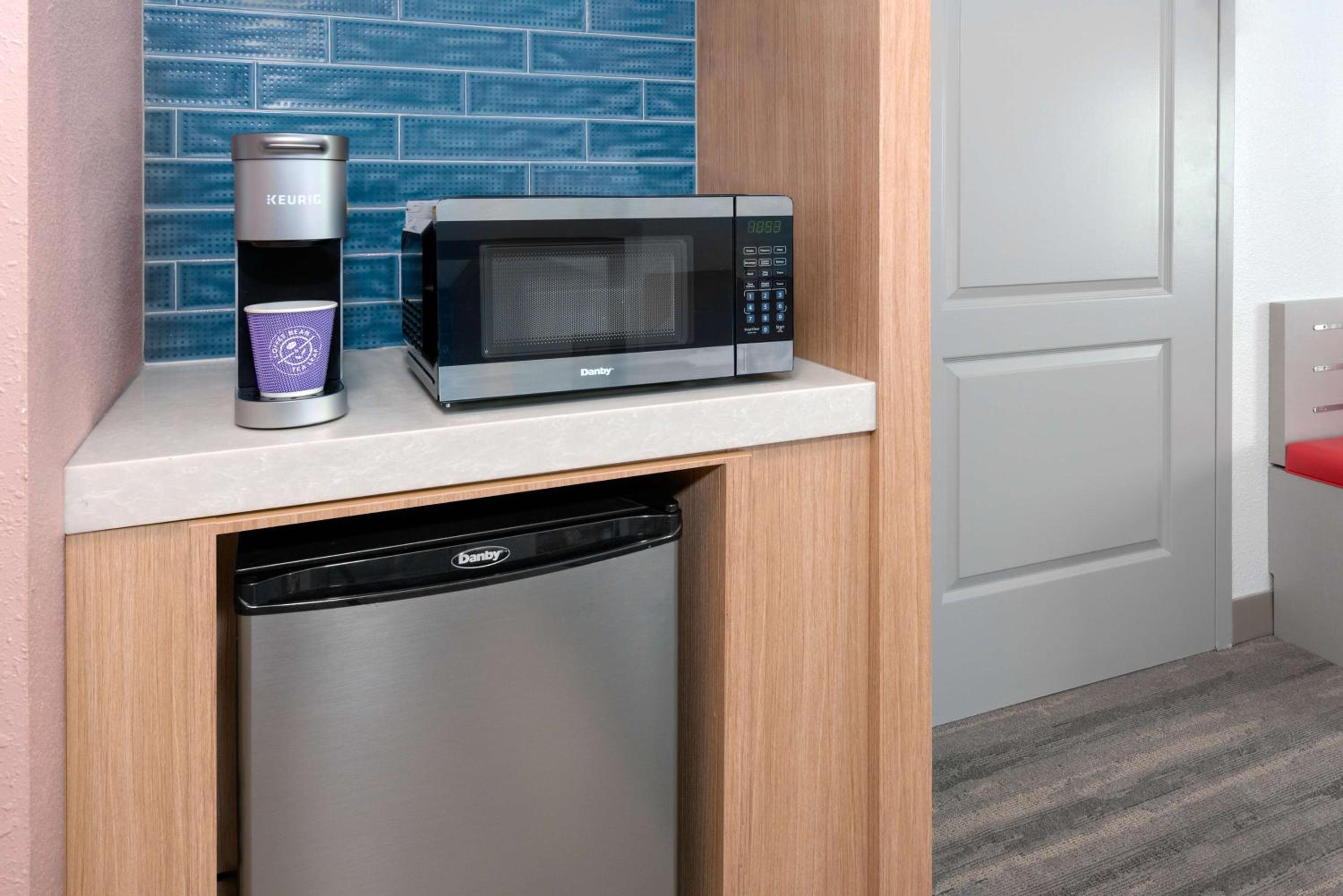 Queen Room Mobility - Hearing Access with Shower