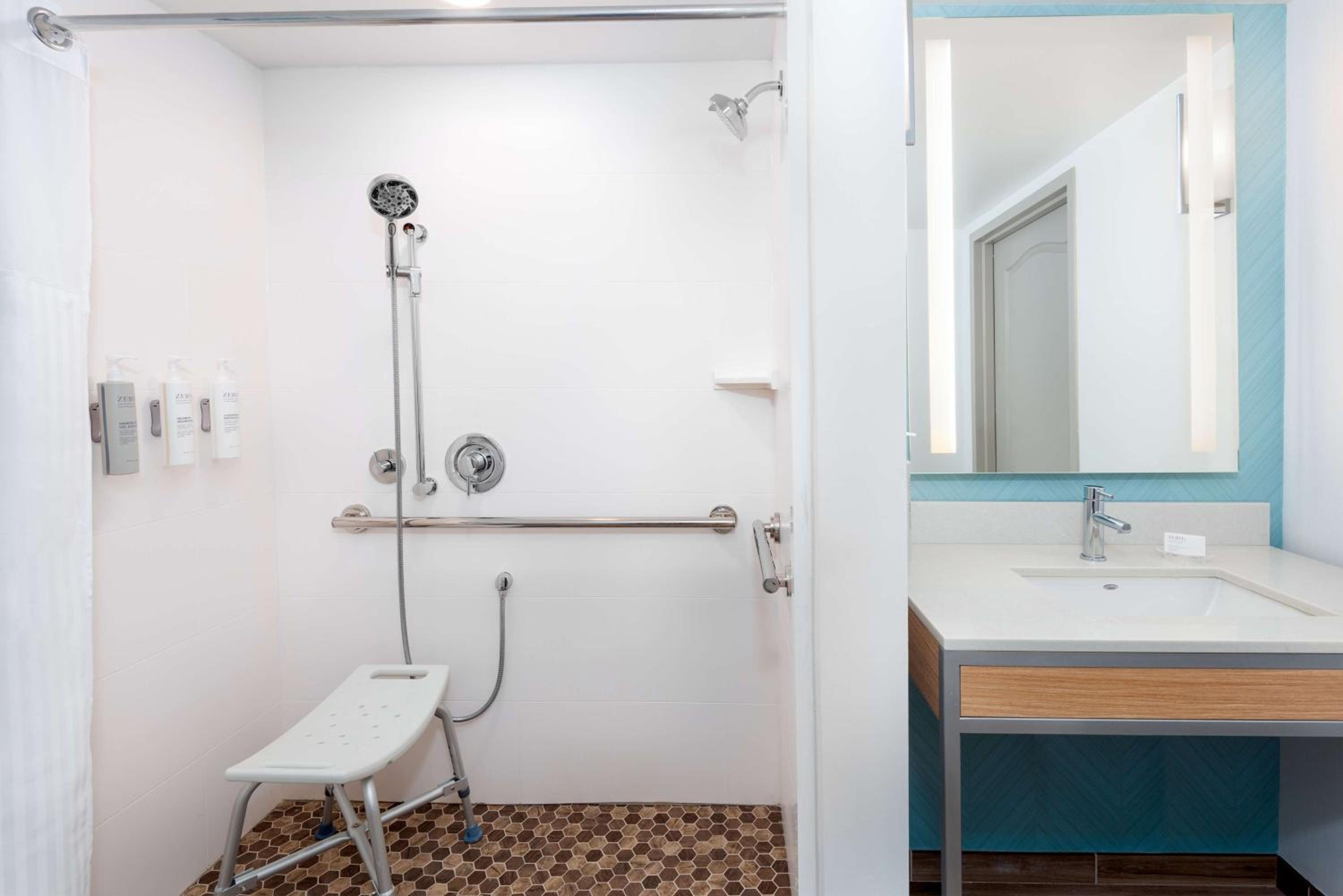 Queen Room Mobility - Hearing Access with Shower