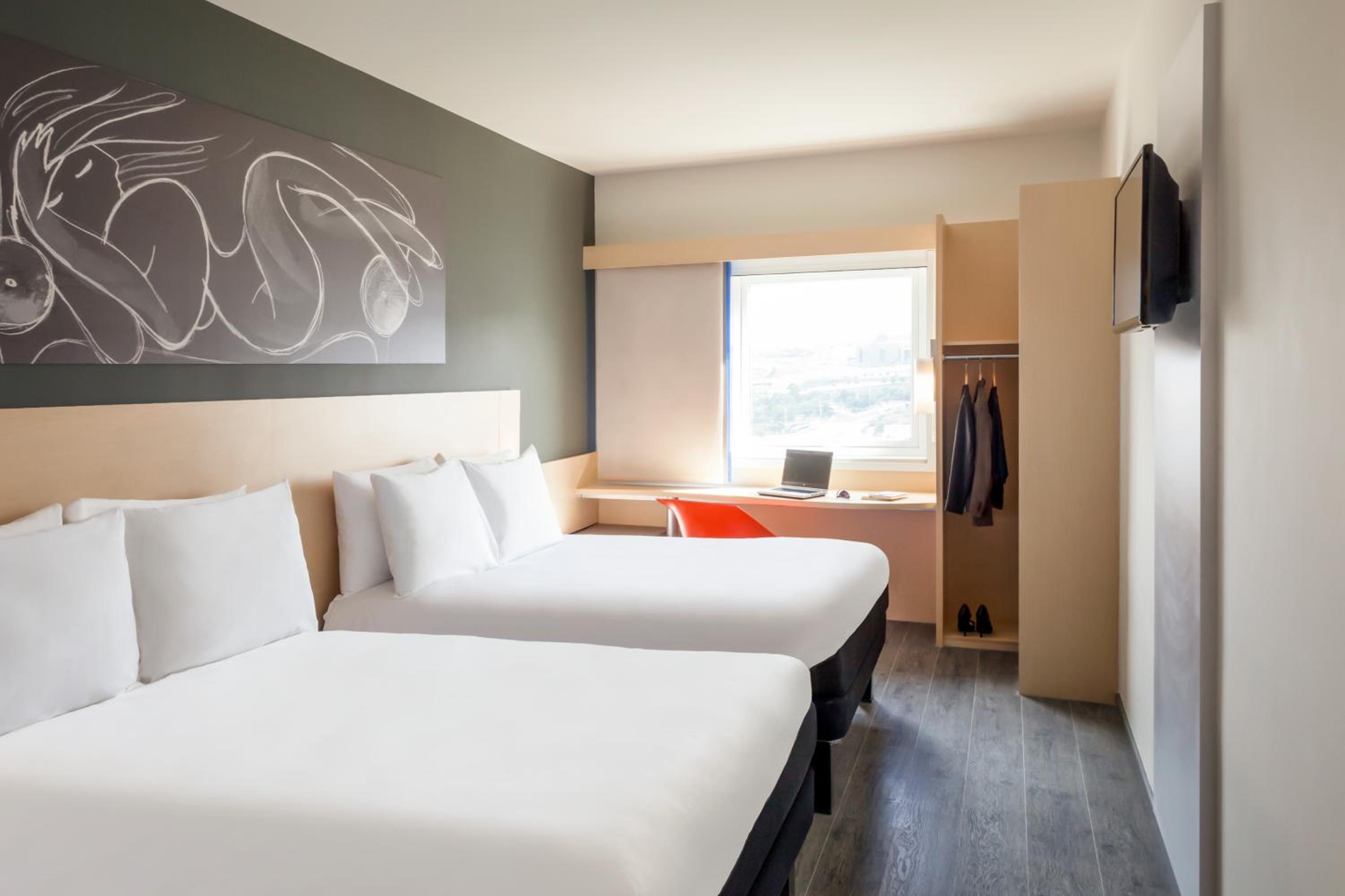 Standard Twin Room photo 3