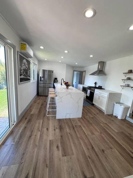 Four-Bedroom House photo 2