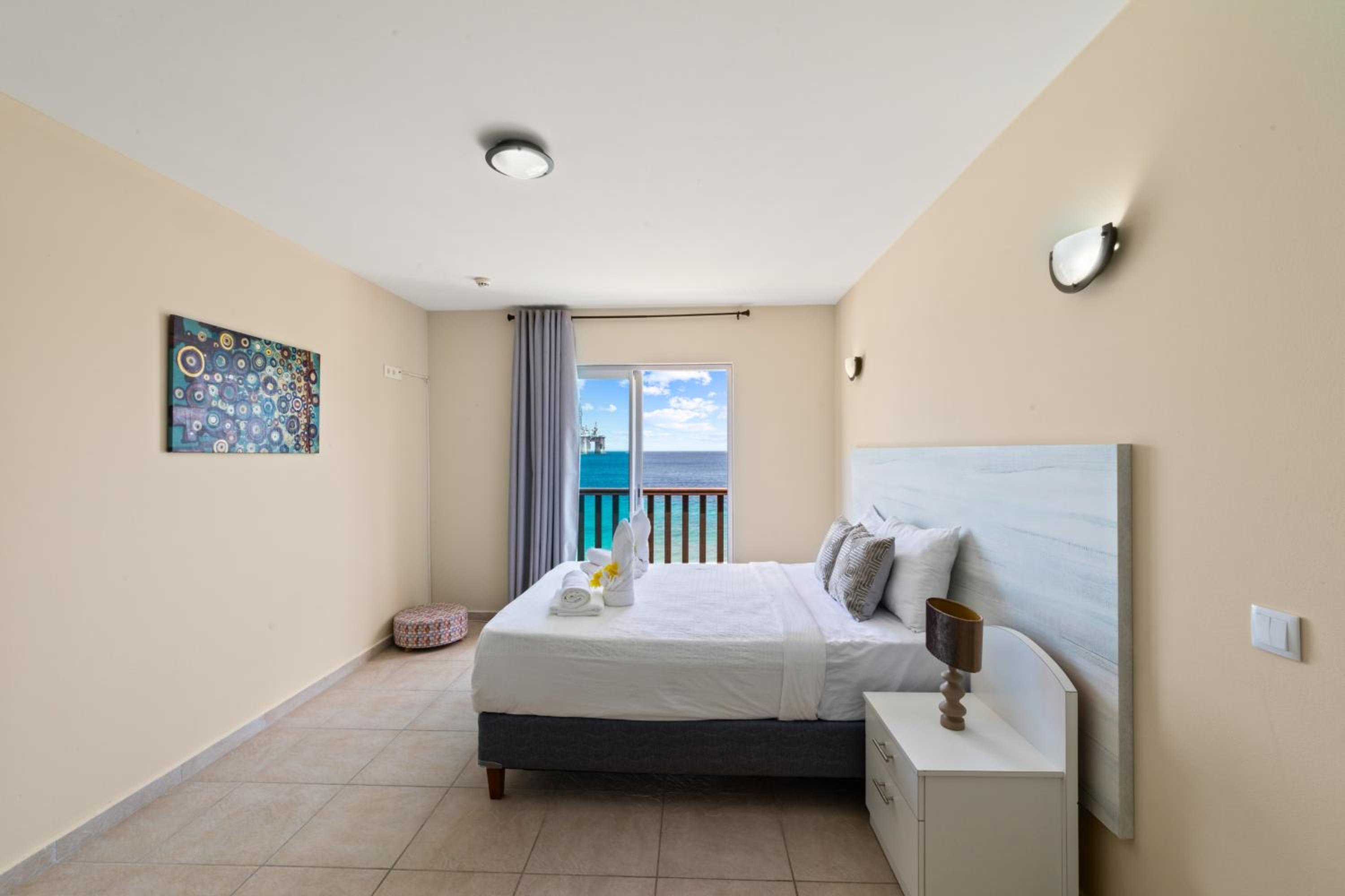 Two-Bedroom Apartment with Sea View photo 3