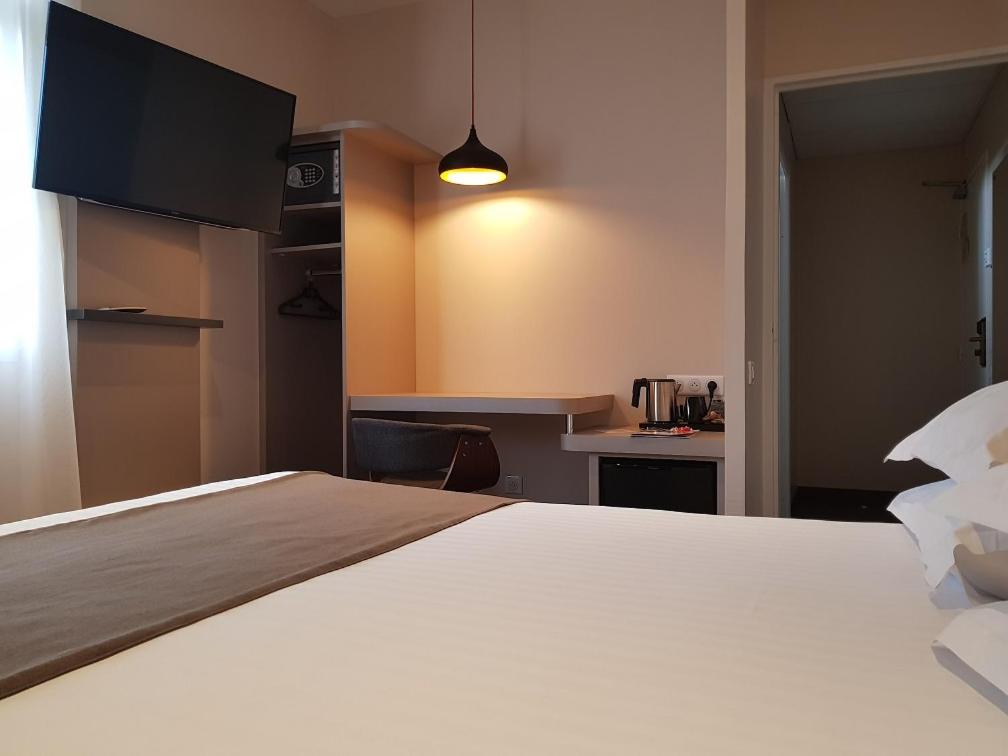 Premium Double Room - Photo 7