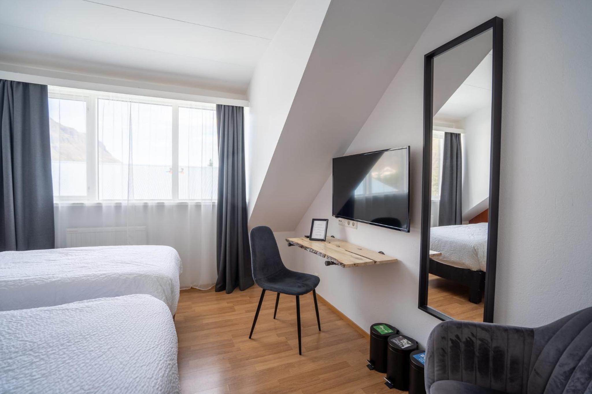 Double or Twin Room - Photo 2