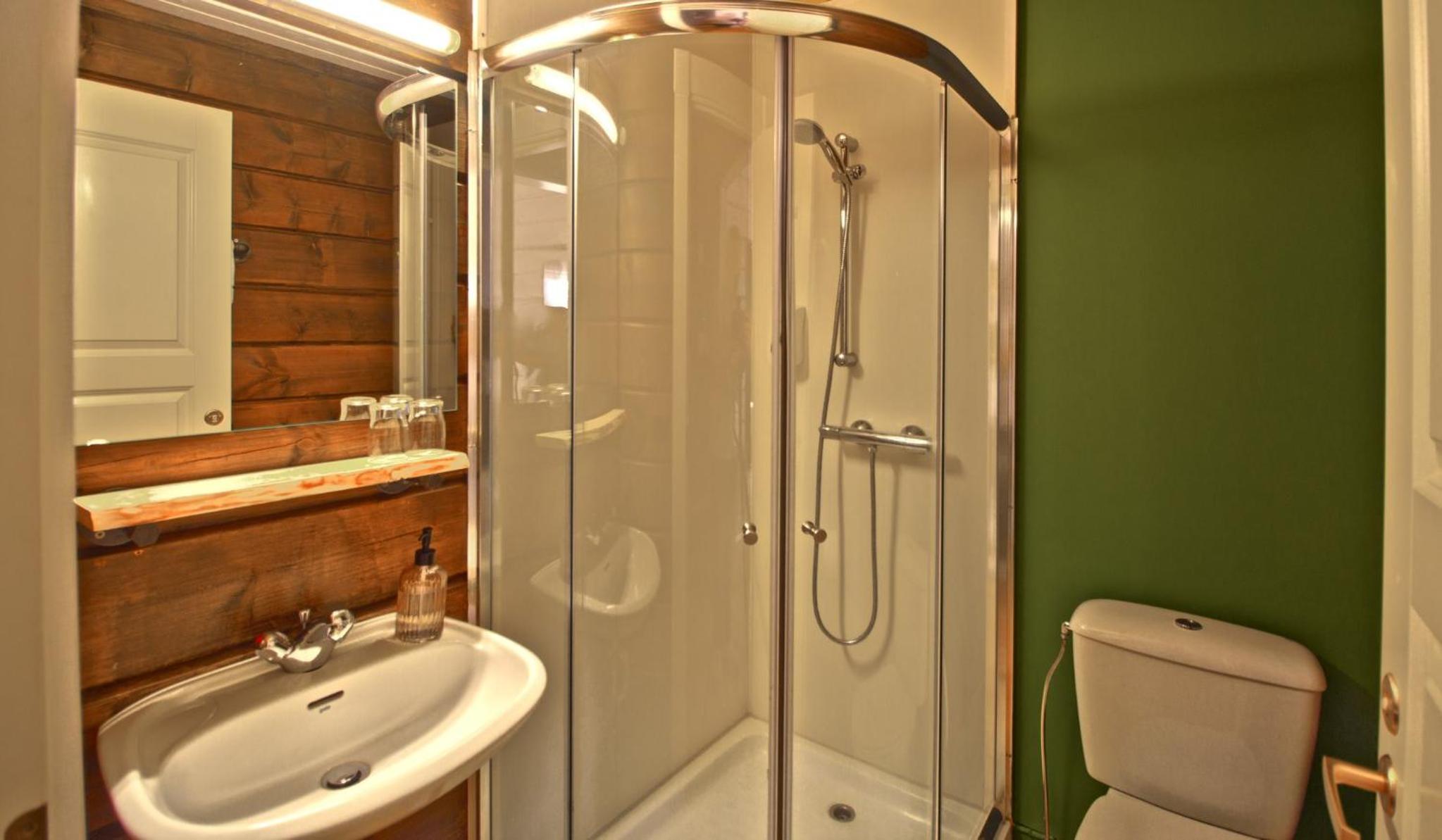 Superior Double or Twin Room - Photo 9