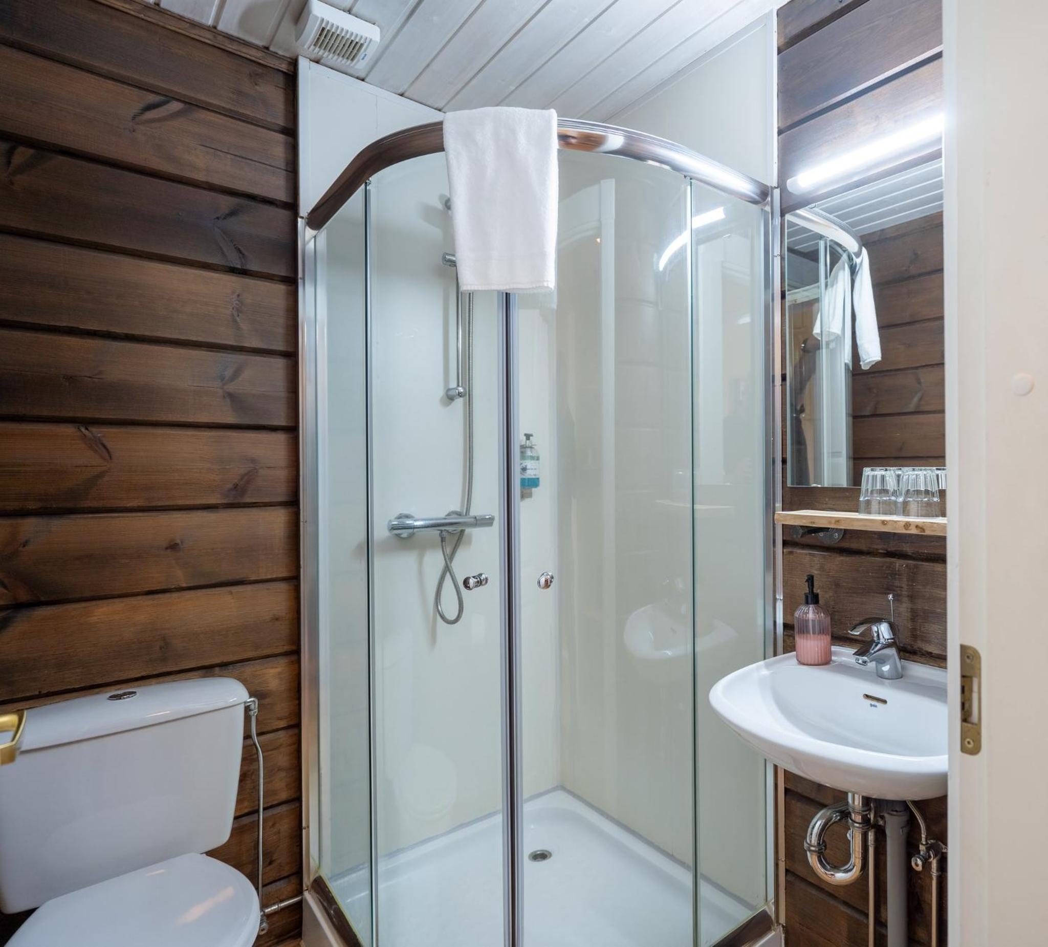 Superior Double or Twin Room - Photo 8