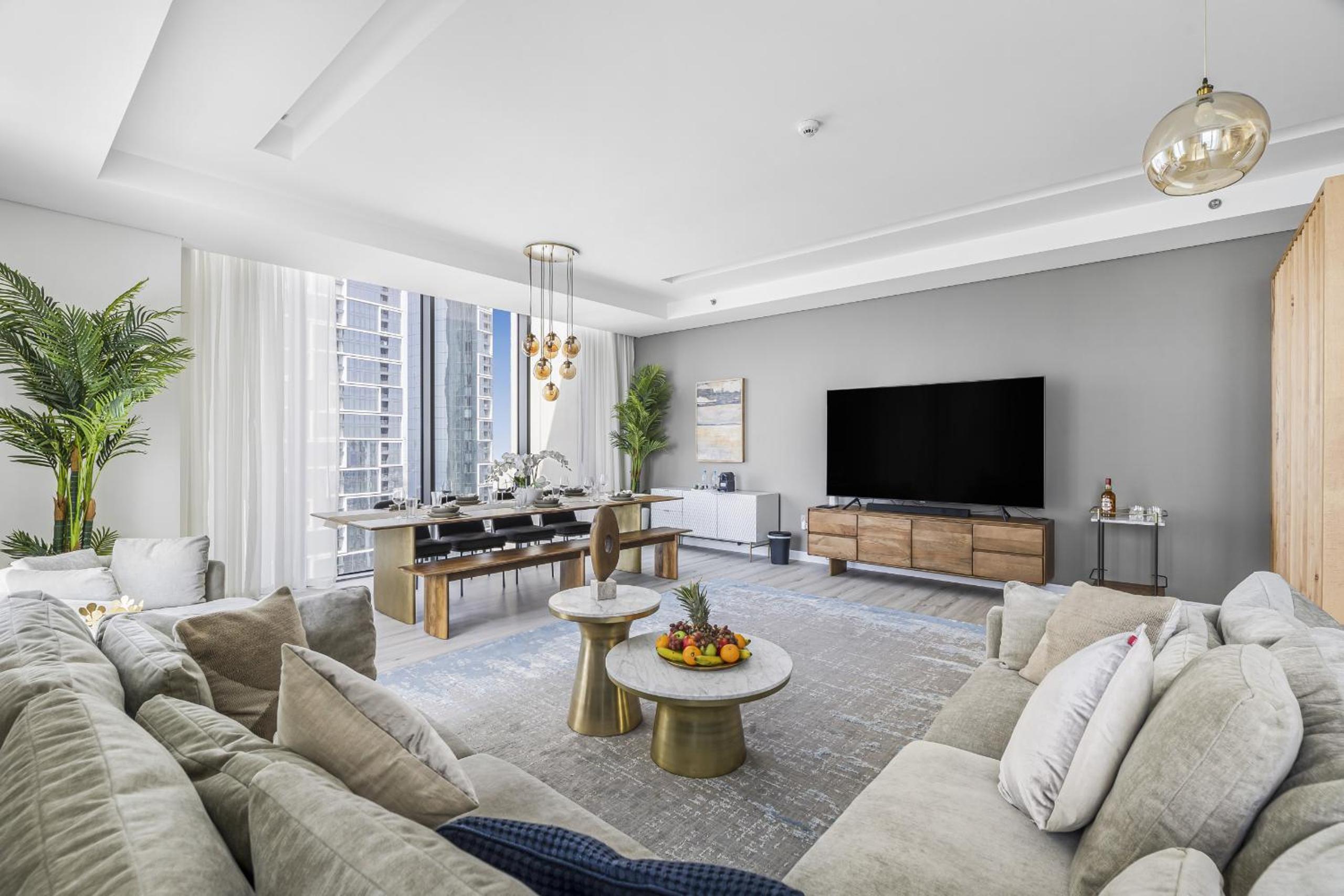 Four-Bedroom Luxury Apartment photo 2